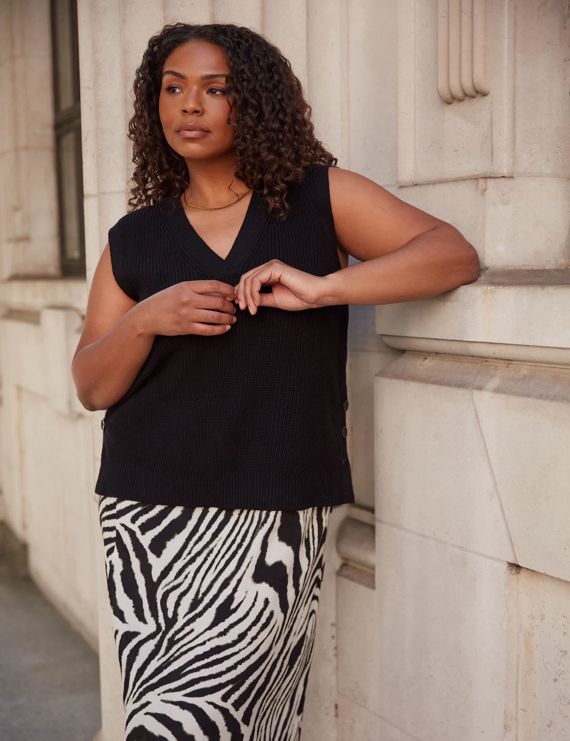 Live Unlimited London Women's Pure Cotton Textured V-Neck Knitted Vest