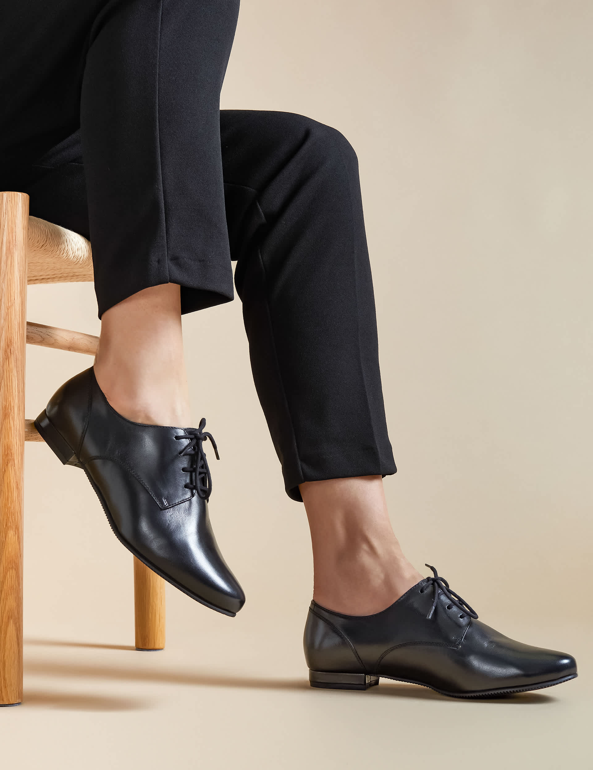 Jones Bootmaker Women's Wide Fit Leather Flat Brogues