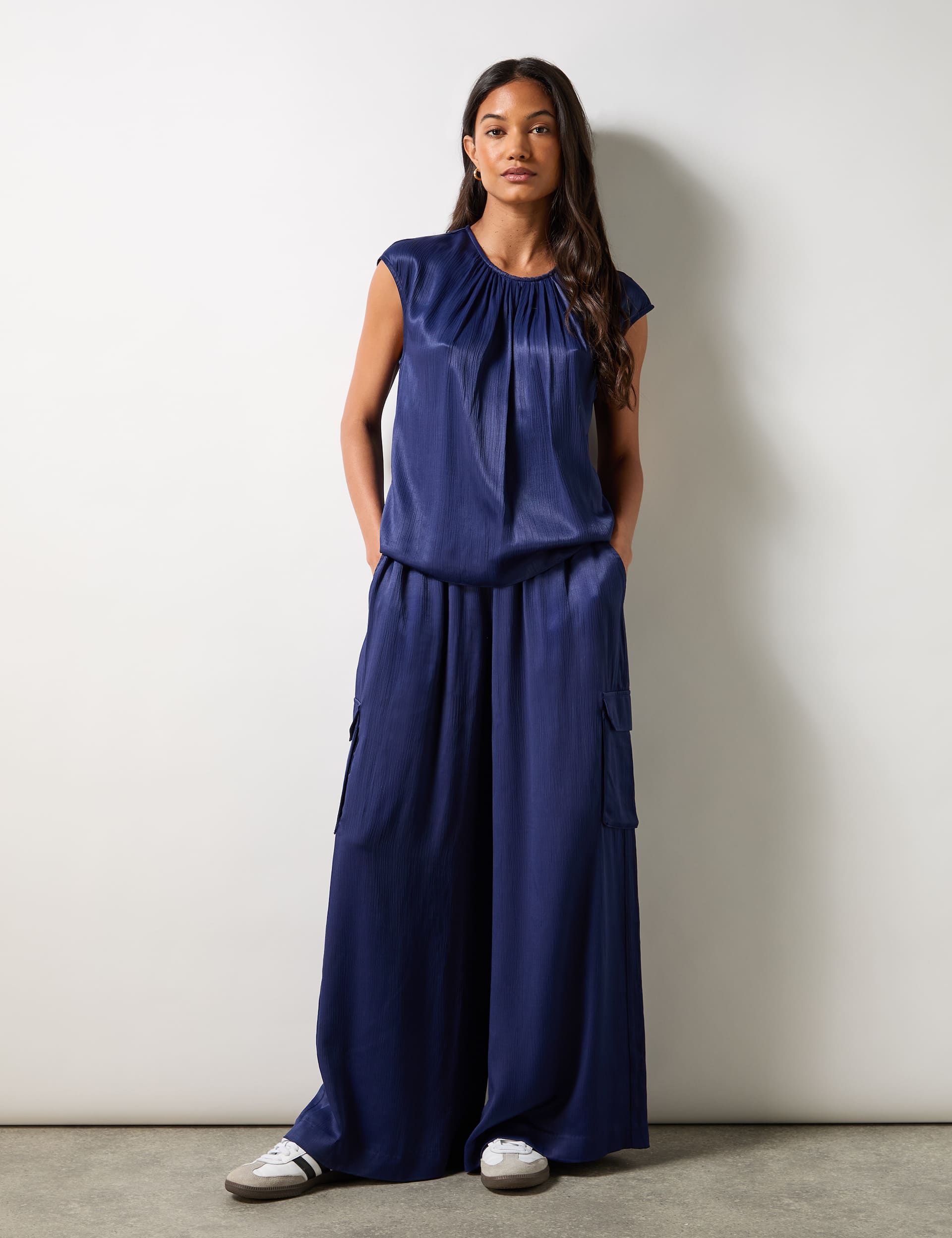 Ro&Zo Women's Satin Gathered Cap Sleeve Top