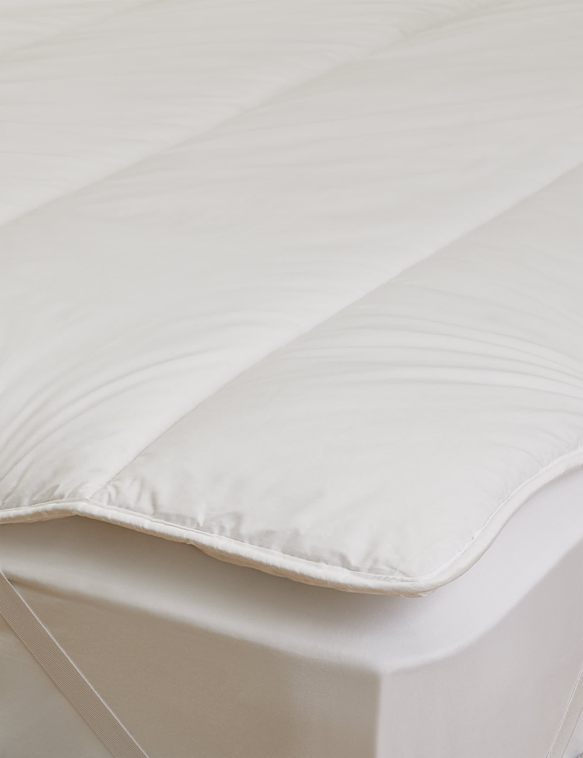 M&S Collection Pure Wool Mattress Topper - 6FT - White, White