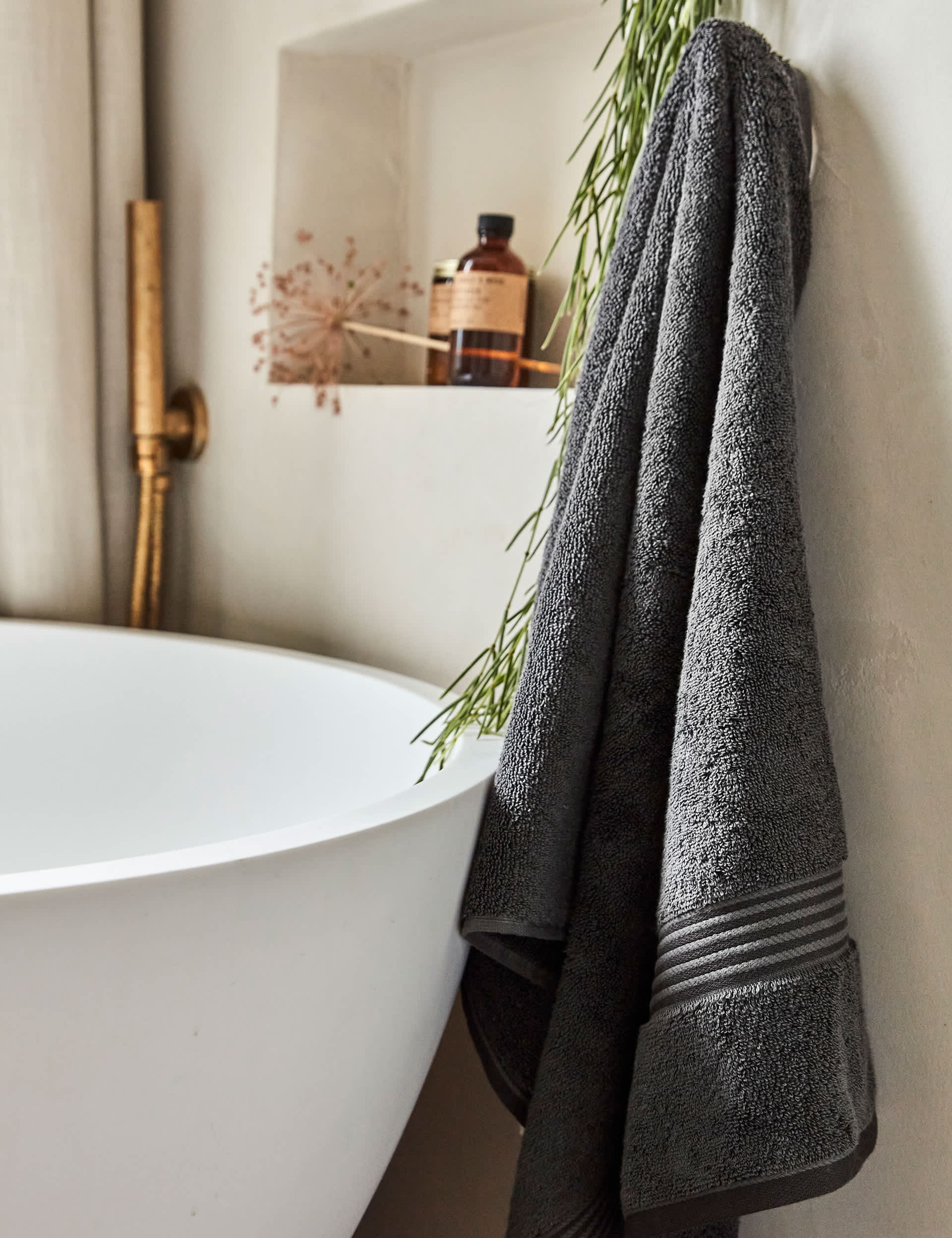 Christy Supreme Hygro Towel - BATH - Dark Graphite, Dark Graphite,Light Stone