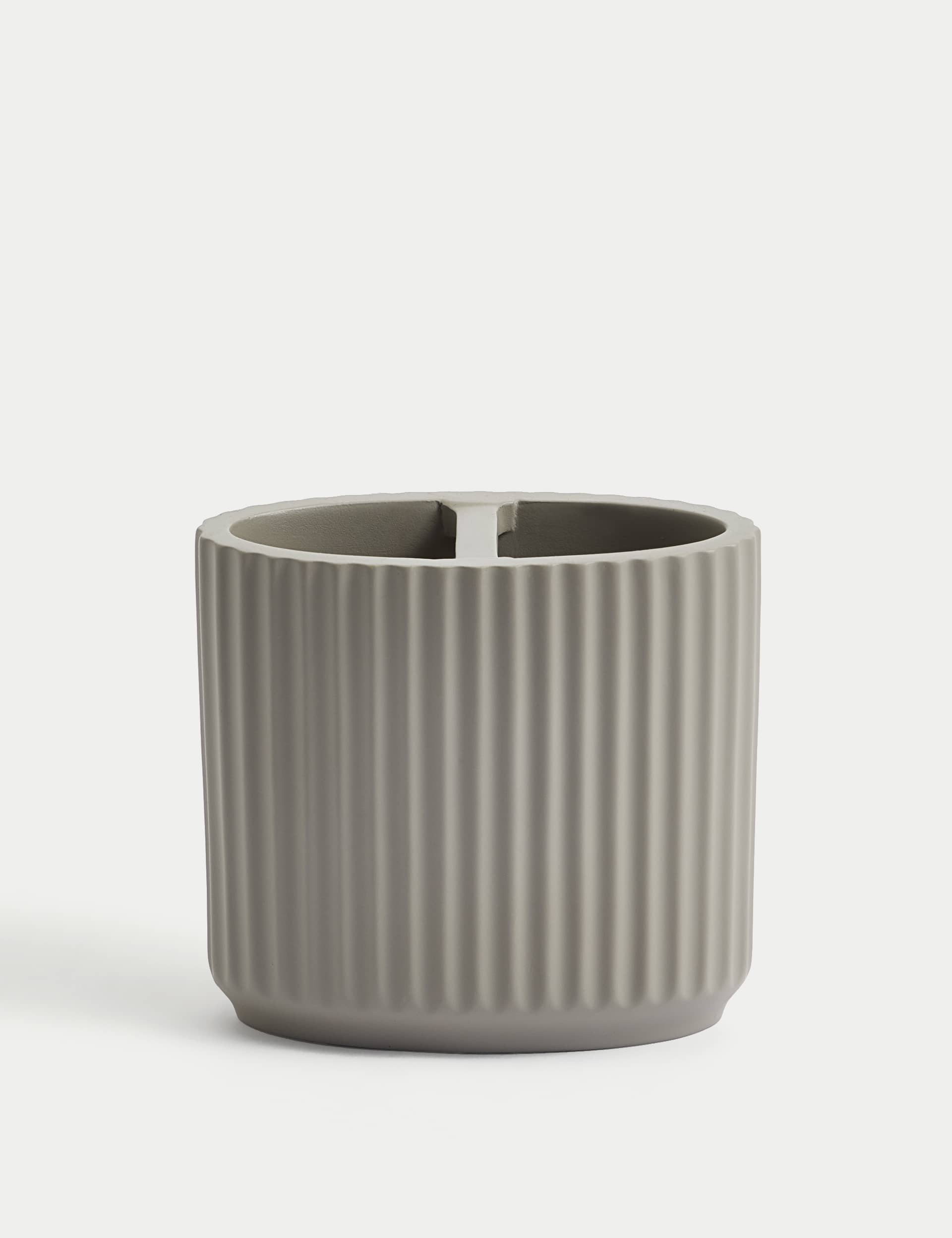 M&S Ribbed Resin Toothbrush Holder