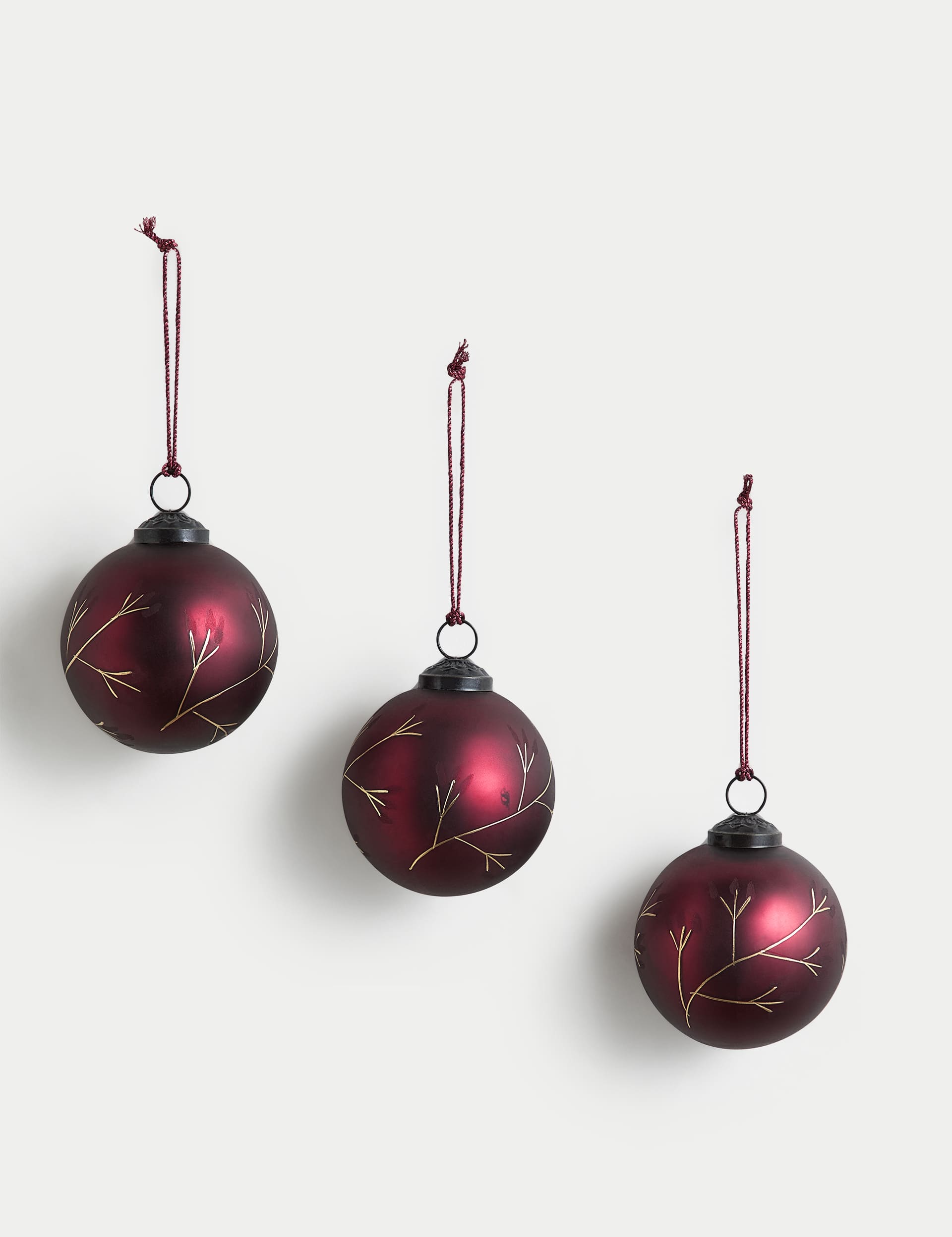 M&S 3pk Red Glass Vine Leaf Luxury Baubles - Red Mix, Red Mix