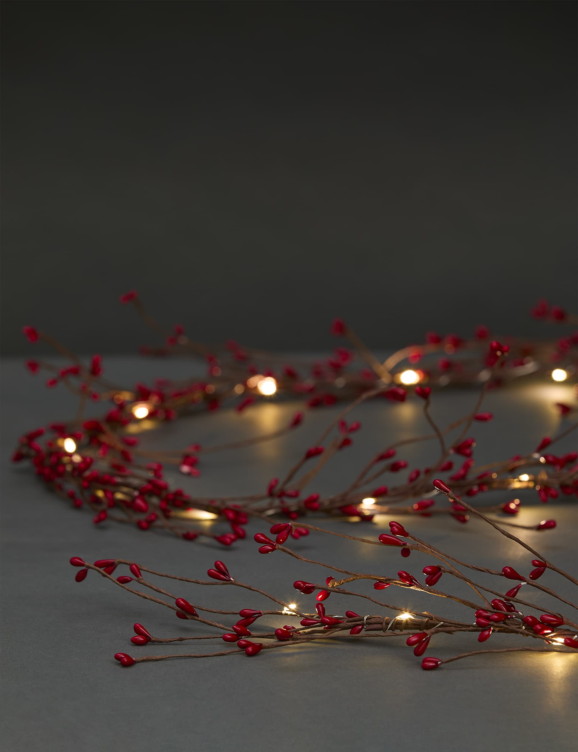 M&S 6ft Pre-Lit Berry Garland - Red, Red