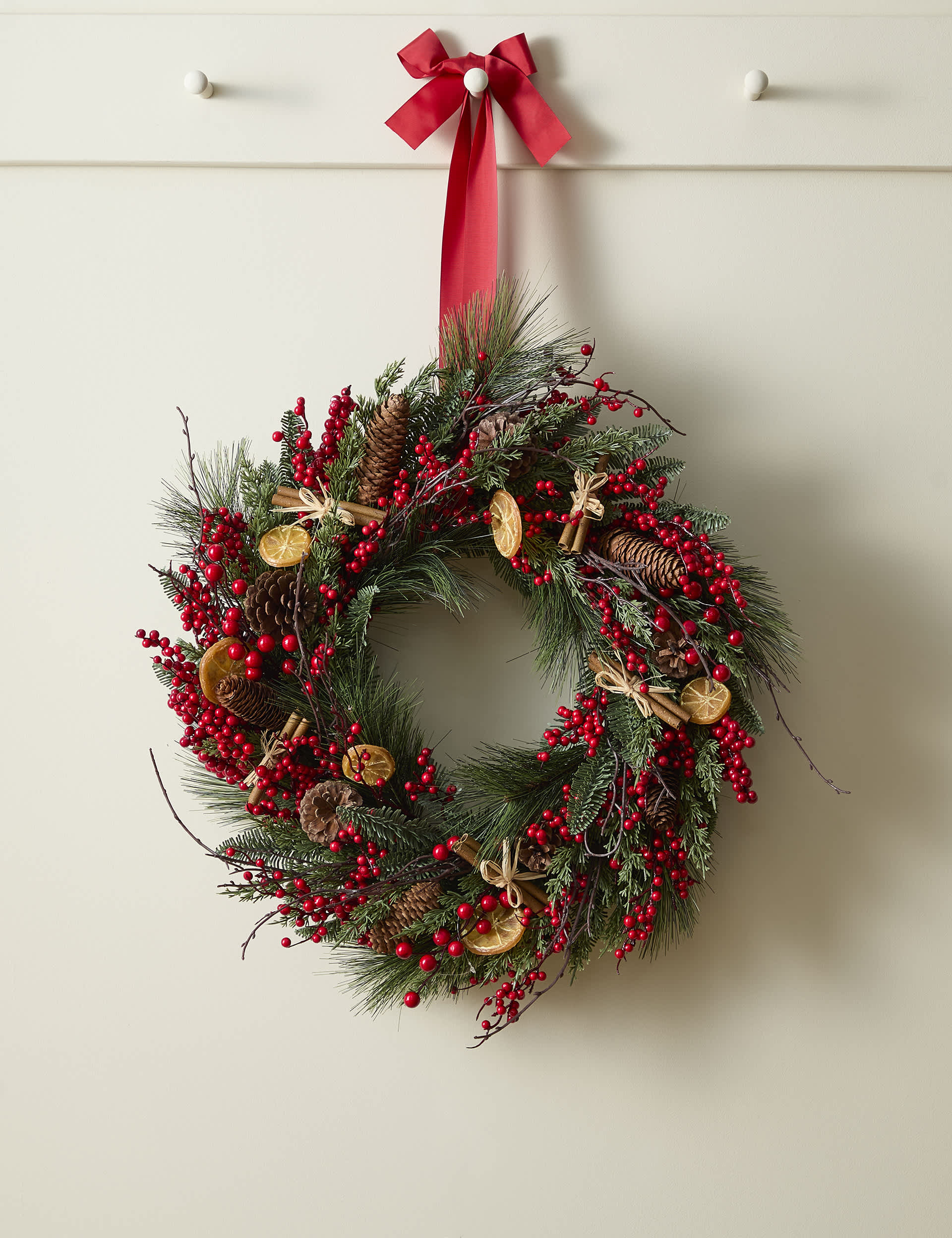 M&S Berry, Cinnamon and Orange Wreath - Orange Mix, Orange Mix