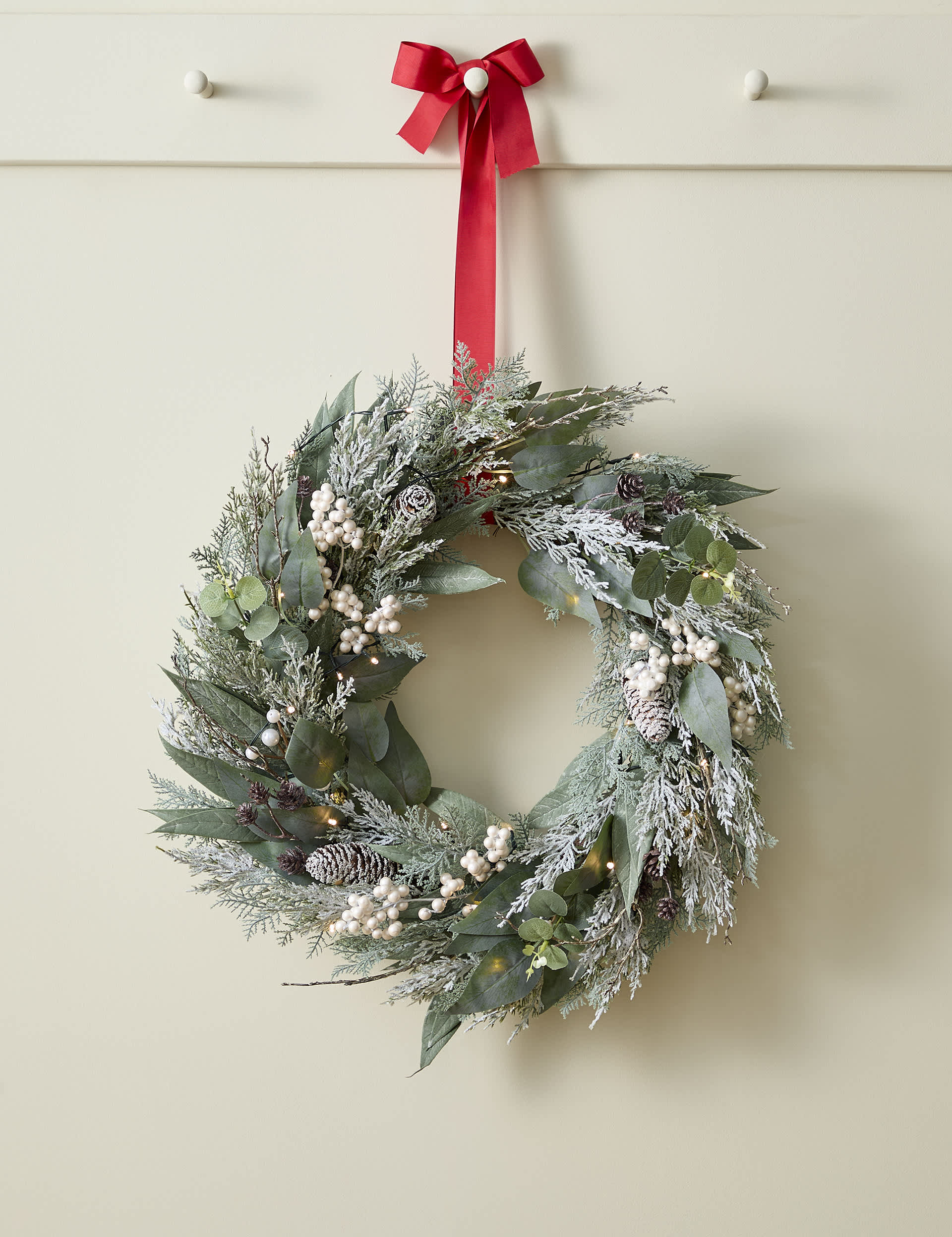 M&S Pre-Lit Frosted Wreath - White Mix, White Mix