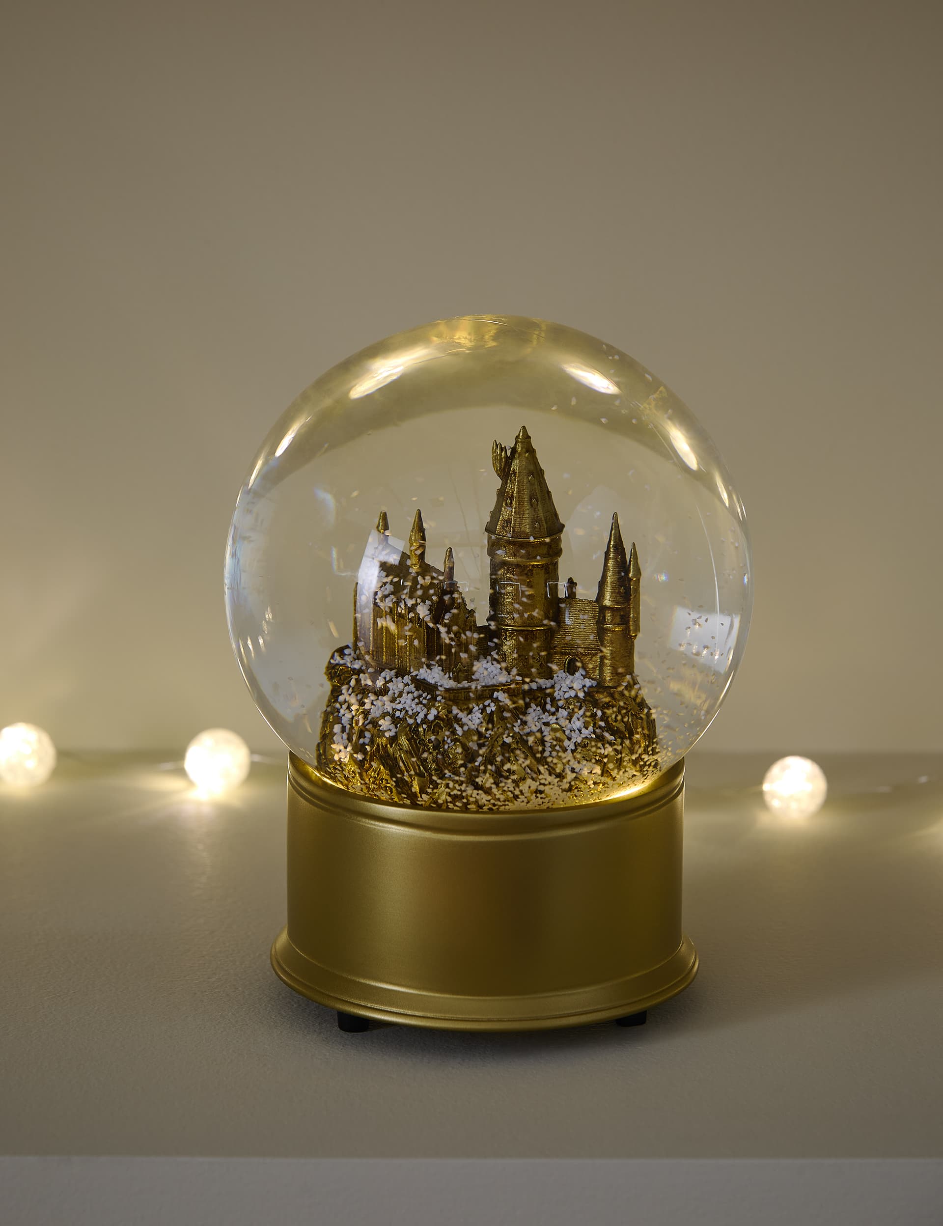 Harry Potter Light Up Hogwarts Snow Globe - Multi, Multi