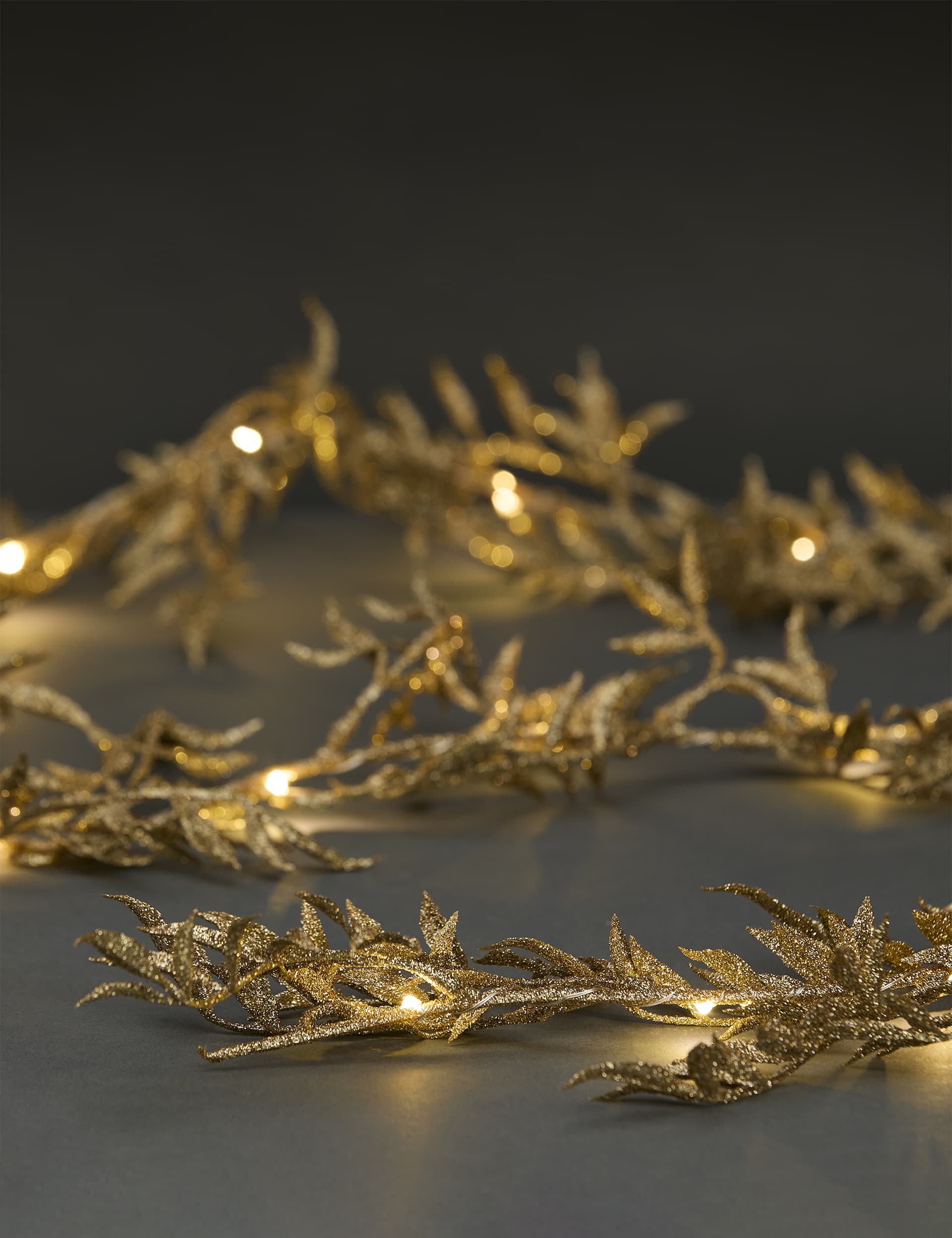 M&S Pre-Lit Glitter Leaf Garland - Gold, Gold