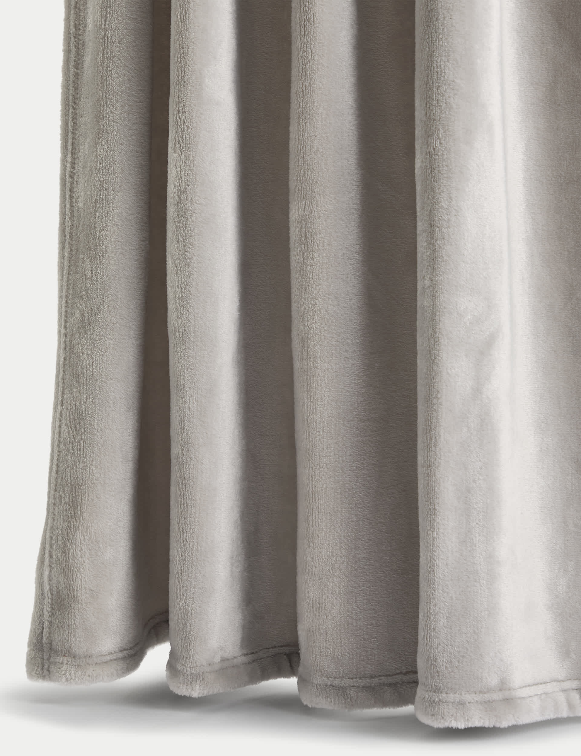 M&S Collection Fleece Throw - MED - Light Grey, Light Grey