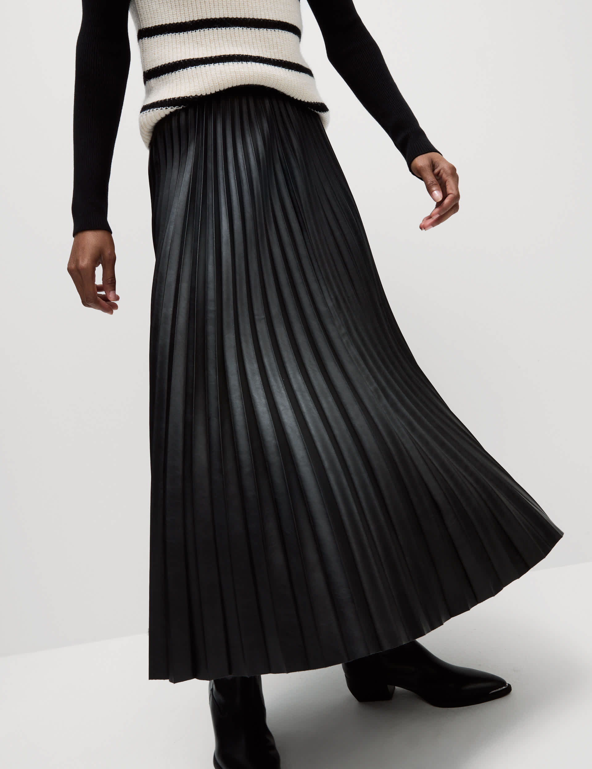 M&S Women's Leather Look Pleated Maxi Skirt - 20LNG - Black, Black