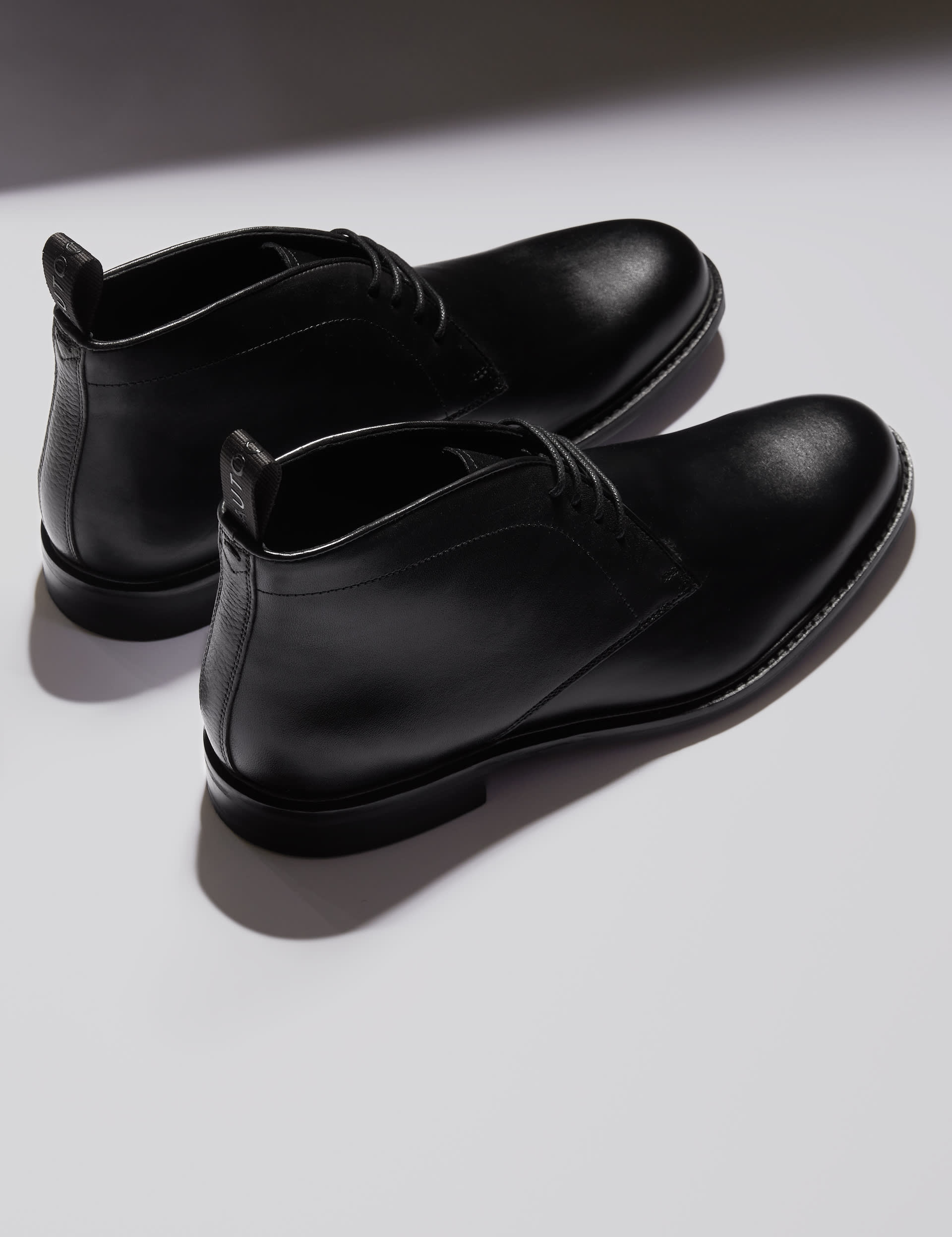 Autograph Men's Leather Chukka Boots