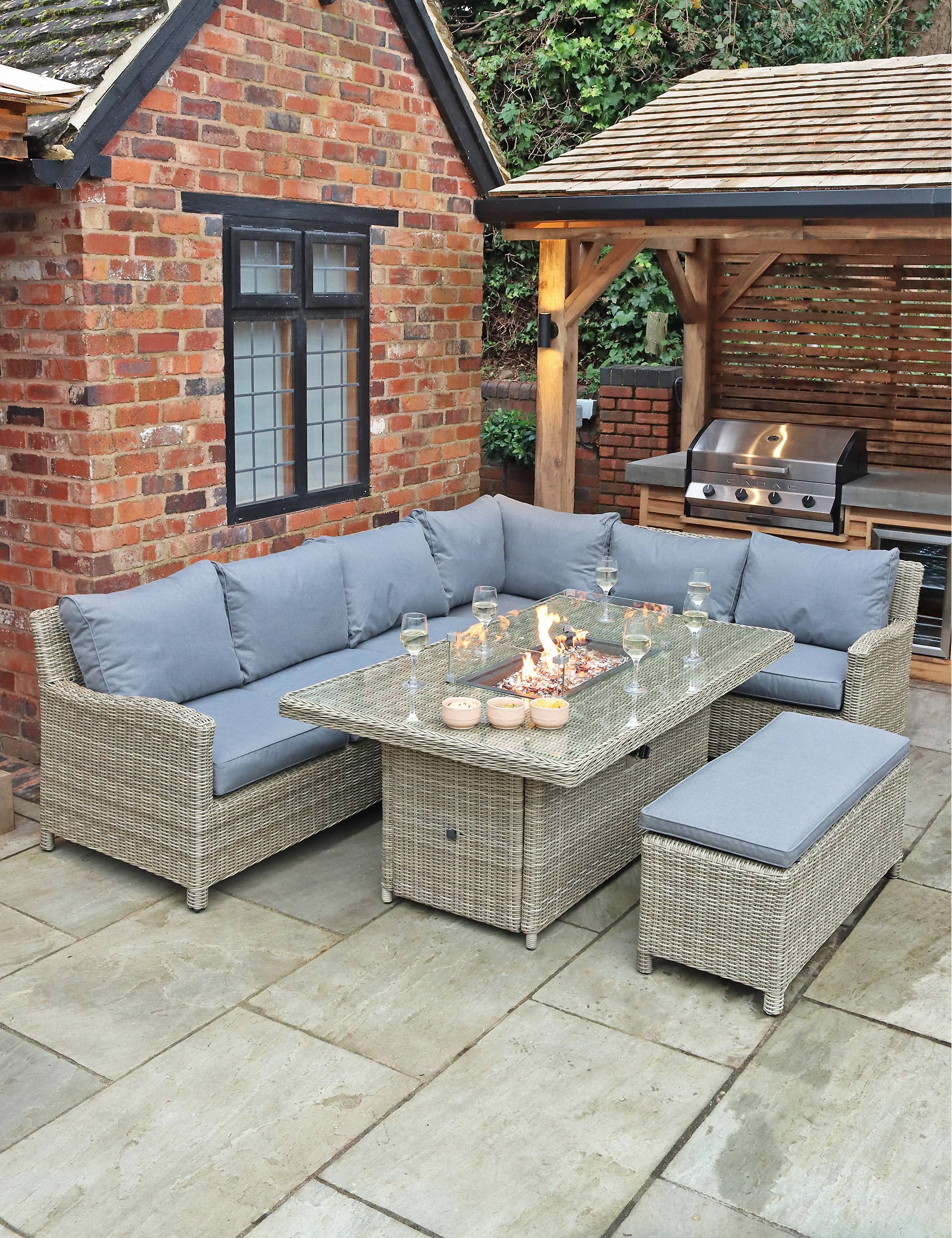 Royalcraft Wentworth 8 Seater Fire-Pit Lounge Set - Natural, Natural