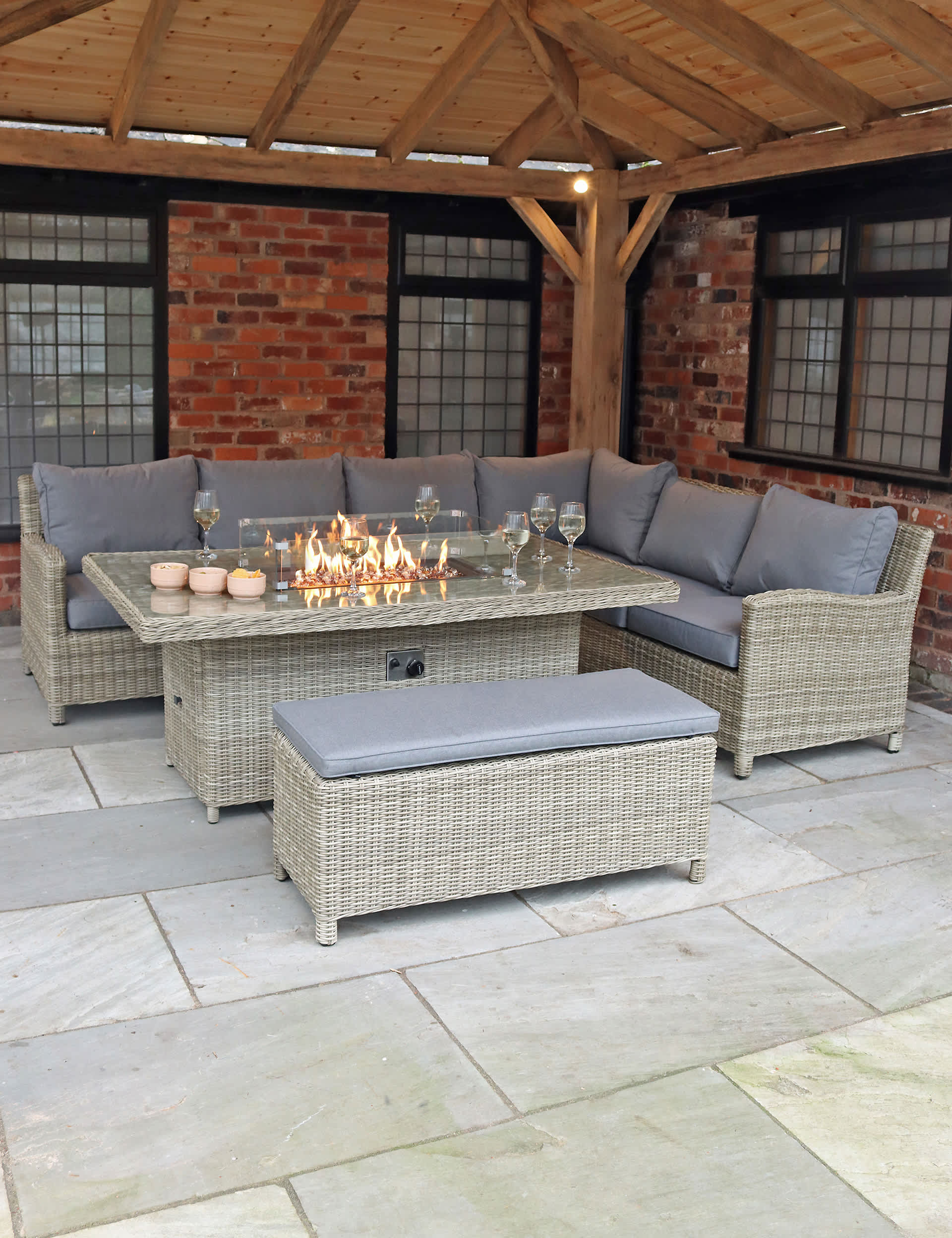 Royalcraft Wentworth 8 Seater Fire-Pit Lounge Set - Natural, Natural