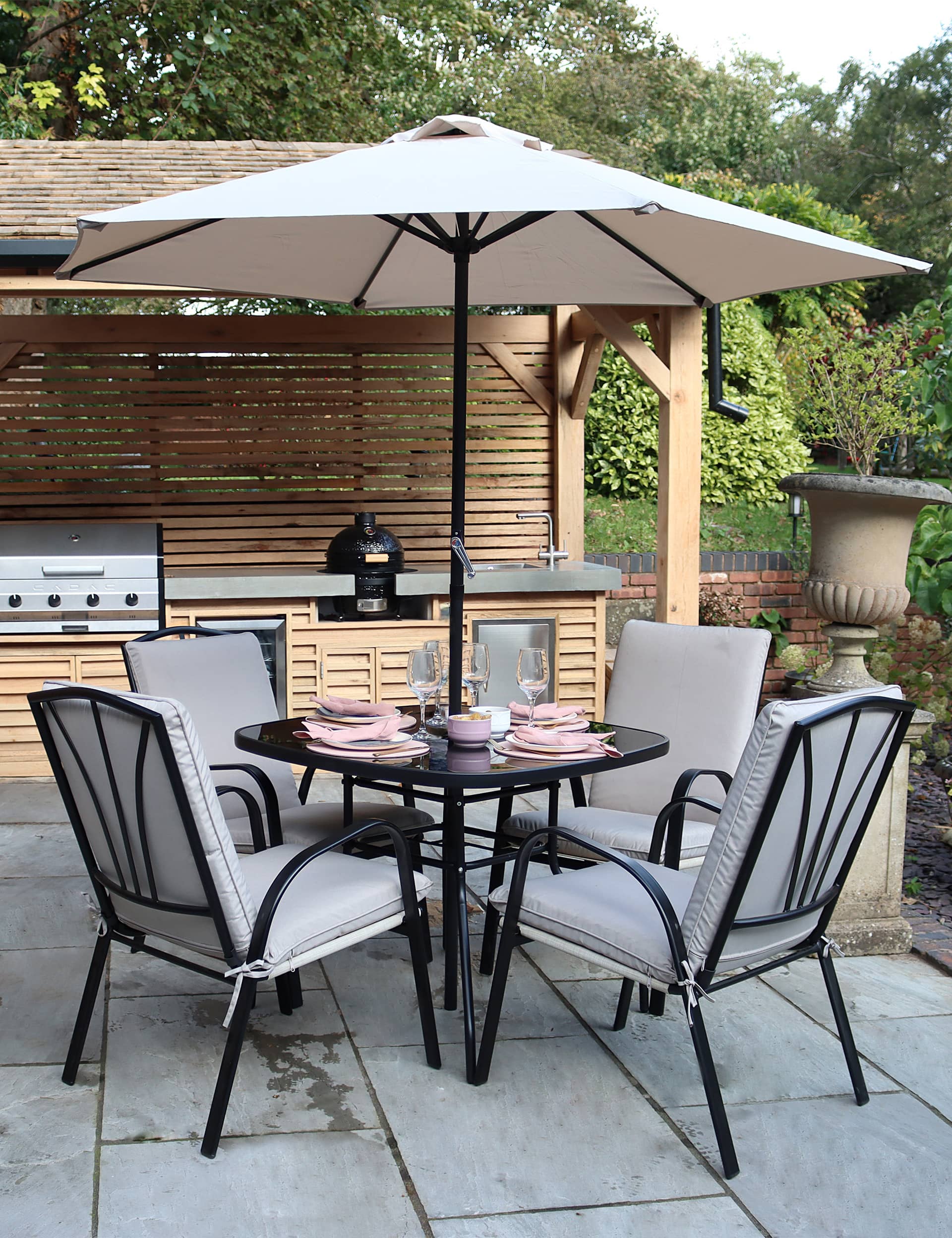 Royalcraft Amalfi 4 Seater Garden Dining Set - Black, Black