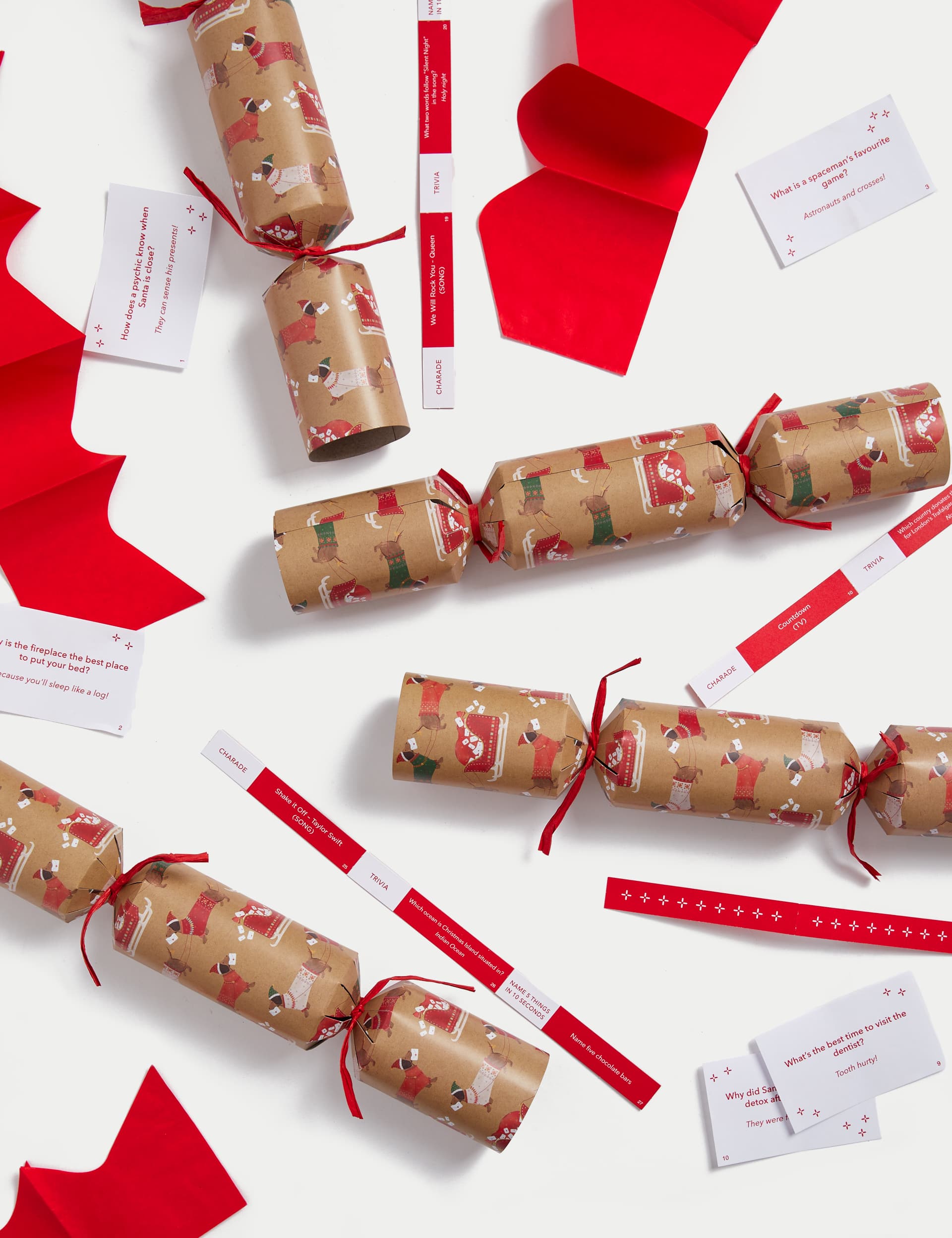 M&S 12 Festive Game Christmas Crackers - Sausage Dogs Design