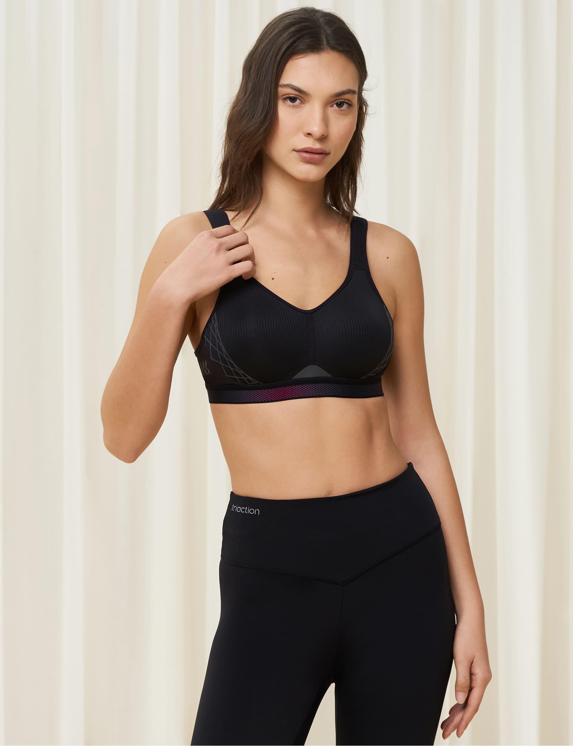 Triumph Women's Triaction Cardio Cloud Non Wired Sports Bra - 40C - Black, Black