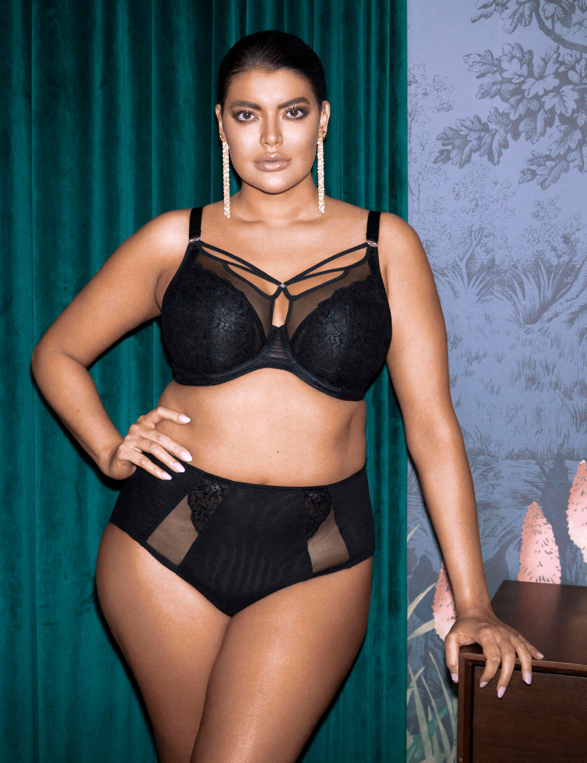 Elomi Women's Brianna Wired Plunge Bra E-K