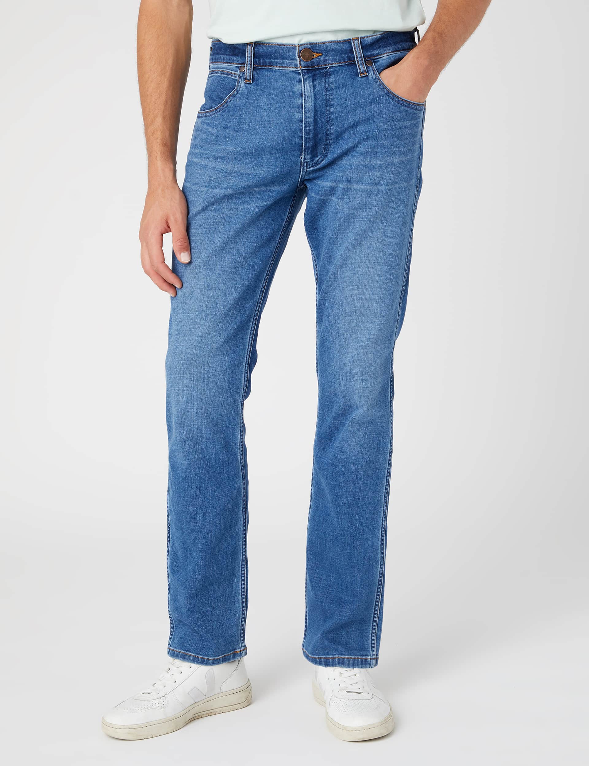 Wrangler Men's Regular Fit Cotton Rich 5 Pocket Jeans
