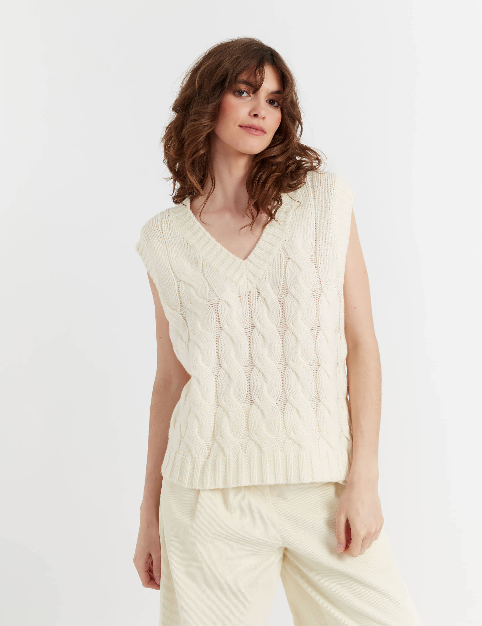 Chinti & Parker Women's Wool Rich Cable Knit V-Neck Knitted Vest with Cashmere - Cream, Cream