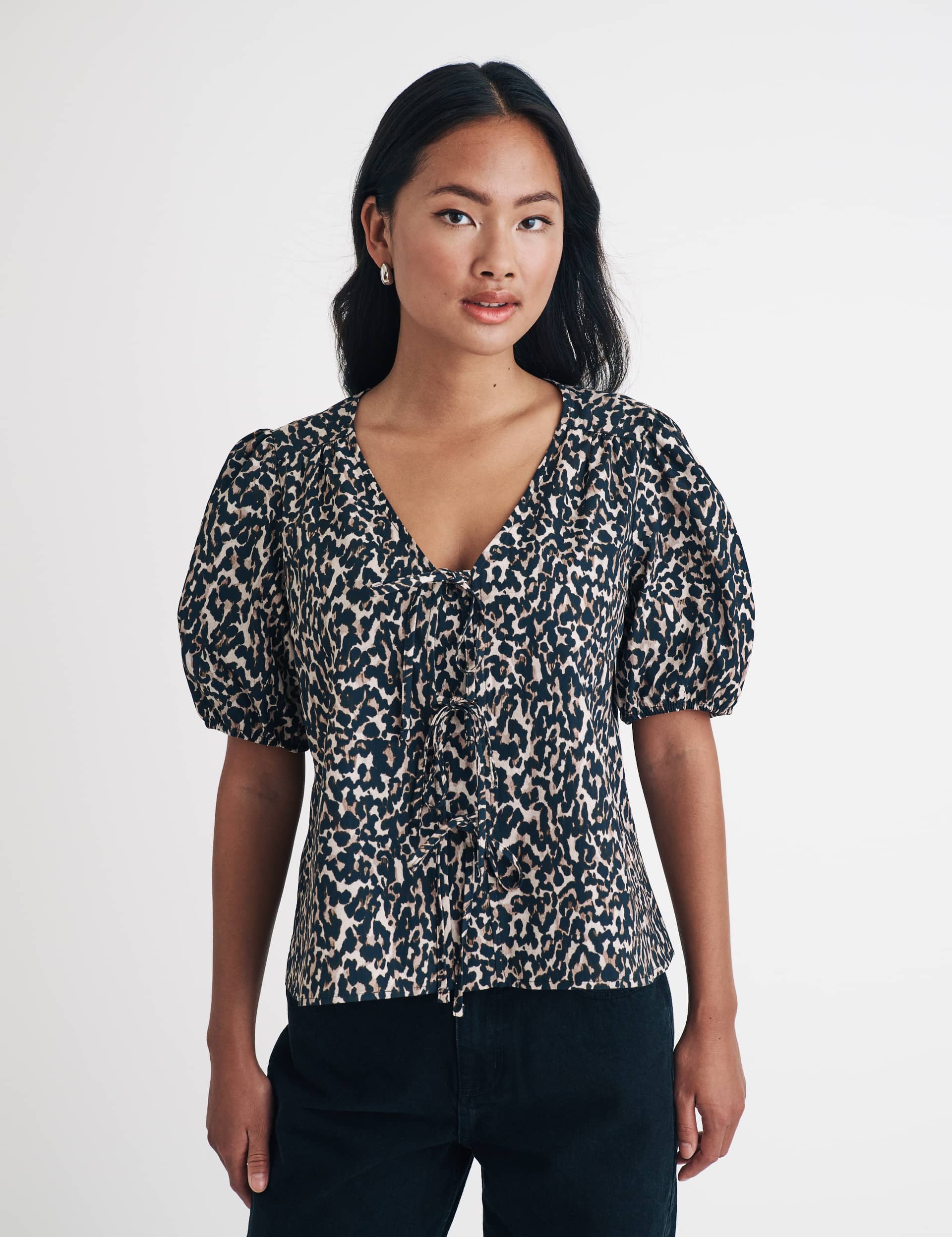 Nobody'S Child Women's Linen Blend Animal Print Relaxed Blouse