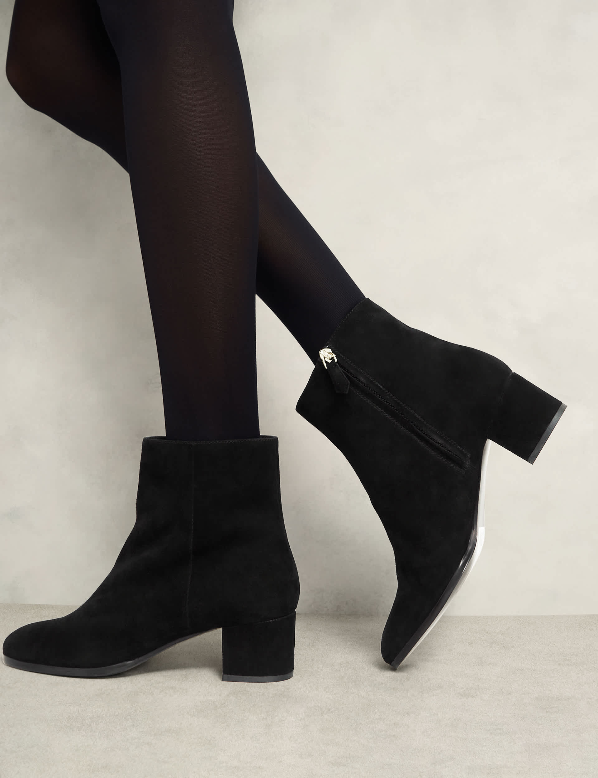 Hobbs Women's Leather Block Heel Round Toe Ankle Boots