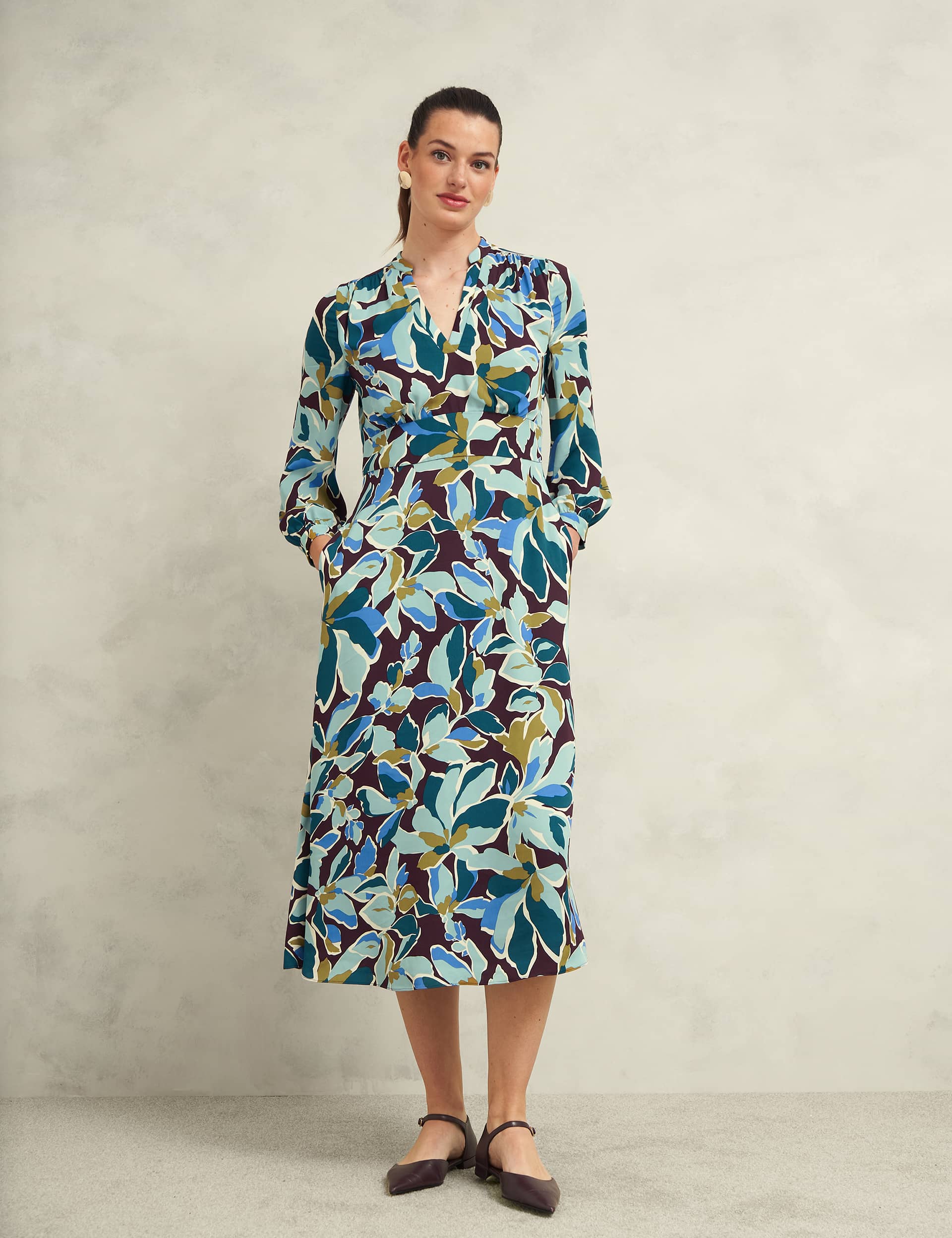 Hobbs Women's Jersey Floral V-Neck Midi Waisted Dress