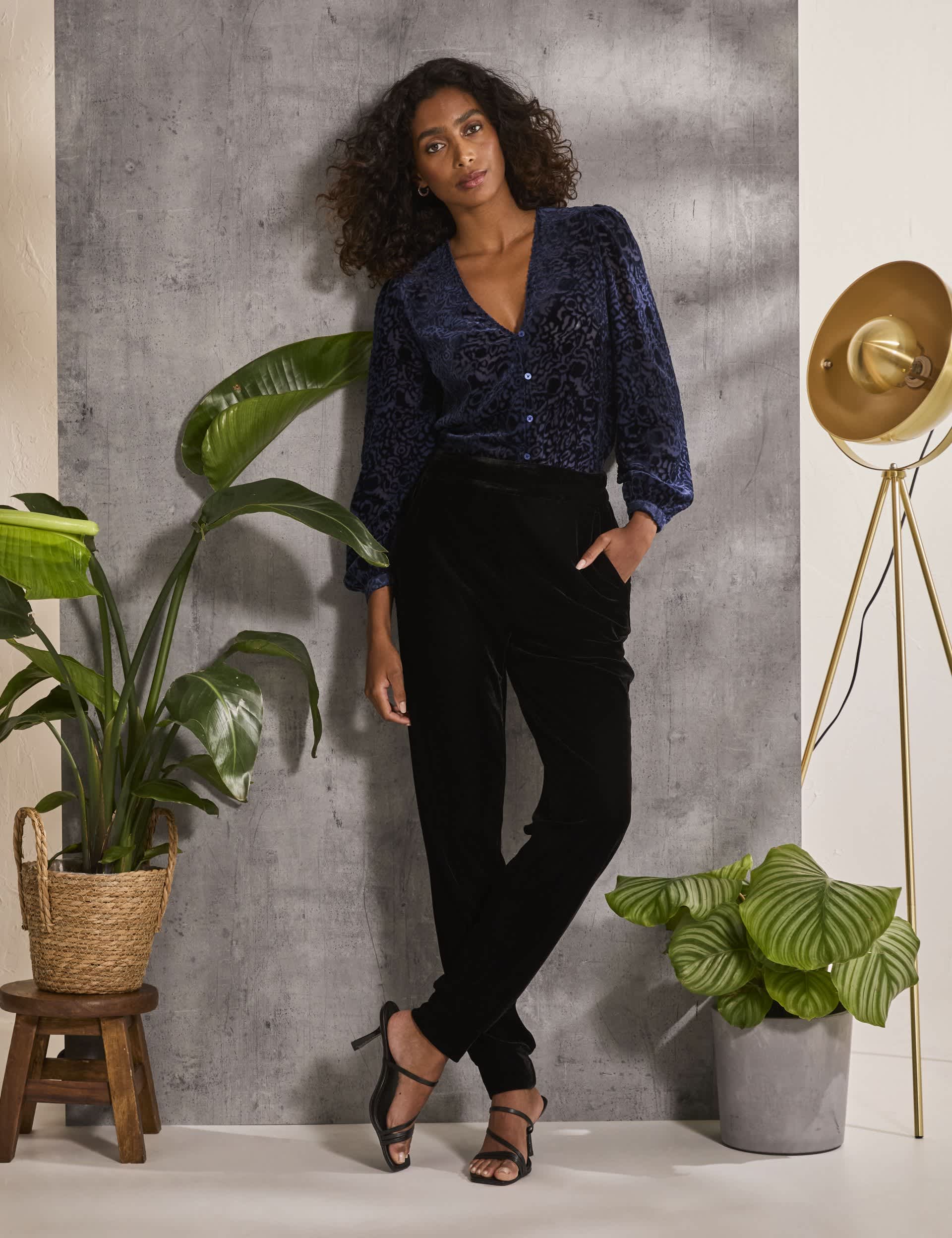 Fatface Women's Floral V-Neck Blouse