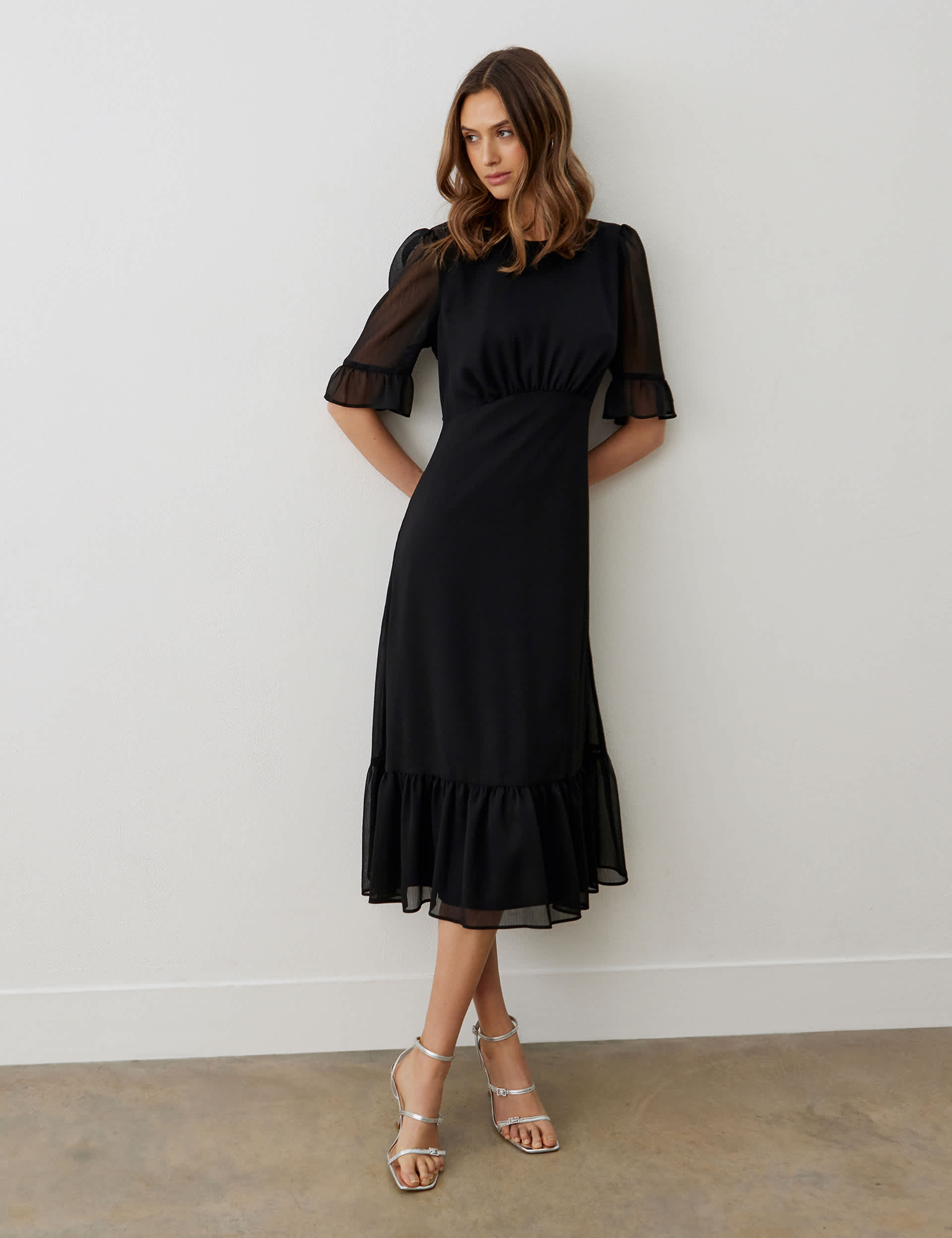 Finery London Women's Round Neck Midi Tiered Dress