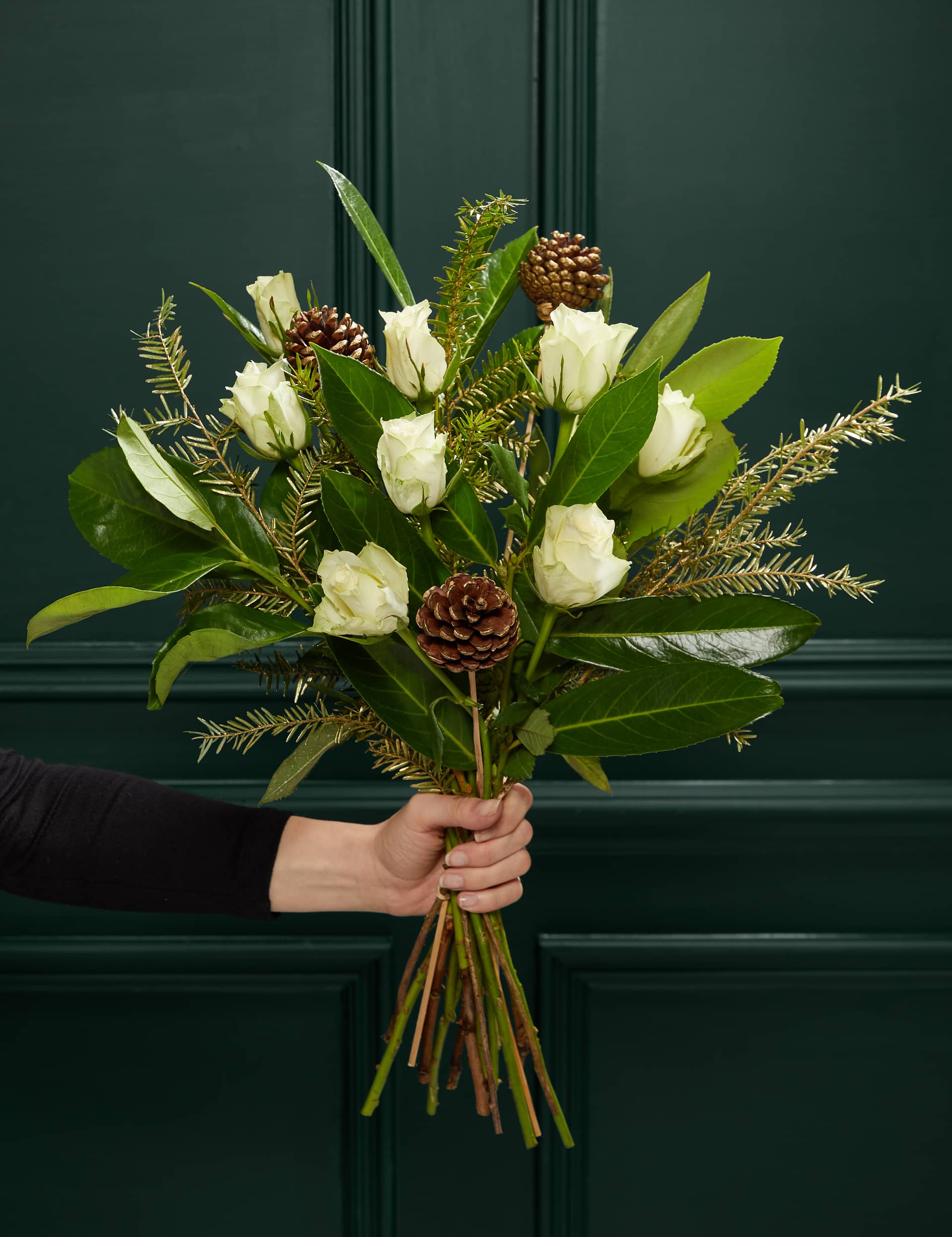 M&S White Christmas Rose & Pinecone