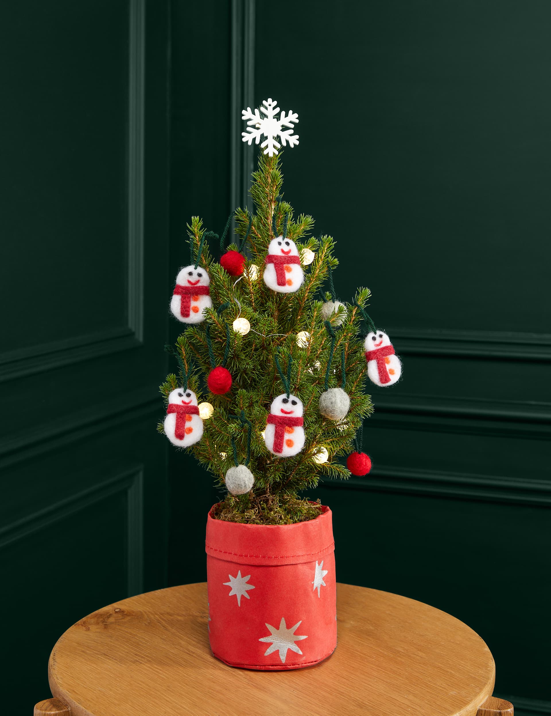 M&S Snowman Letterbox Tree (Delivery from 27 Nov) image