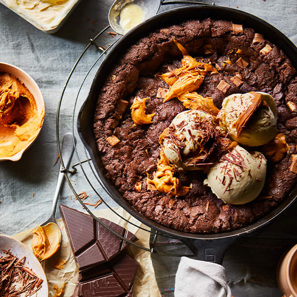 Frying-pan choc-cchip cookie