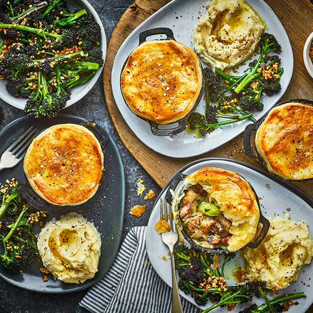 Chicken leek and mushroom pie
