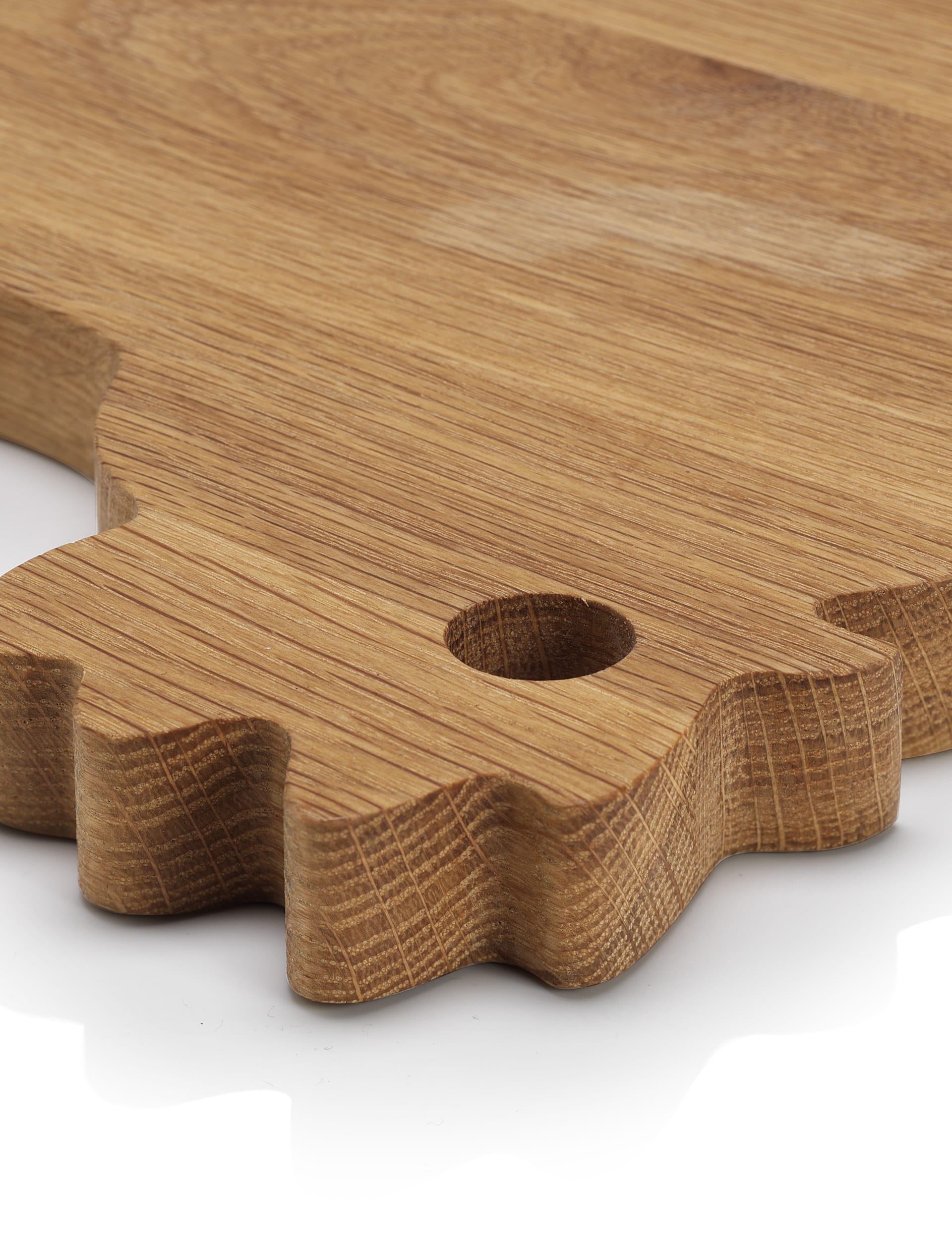 Oak Wood Chicken Chopping Board Image 1 of 2