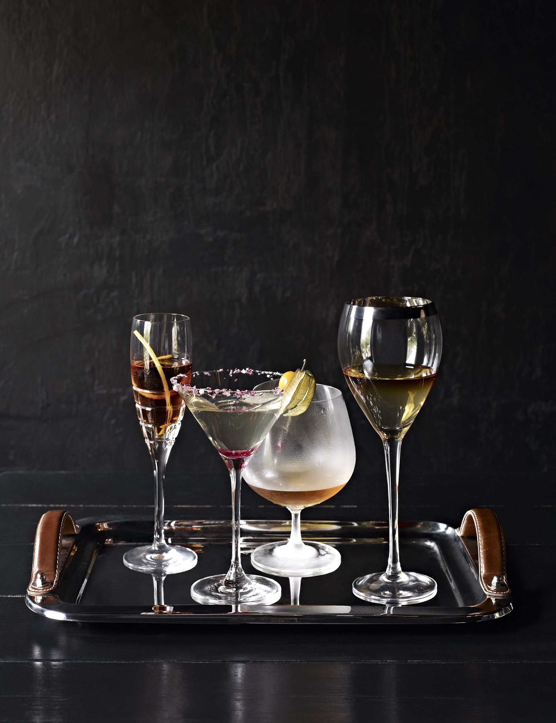 2 Linear Champagne Glasses Image 1 of 2