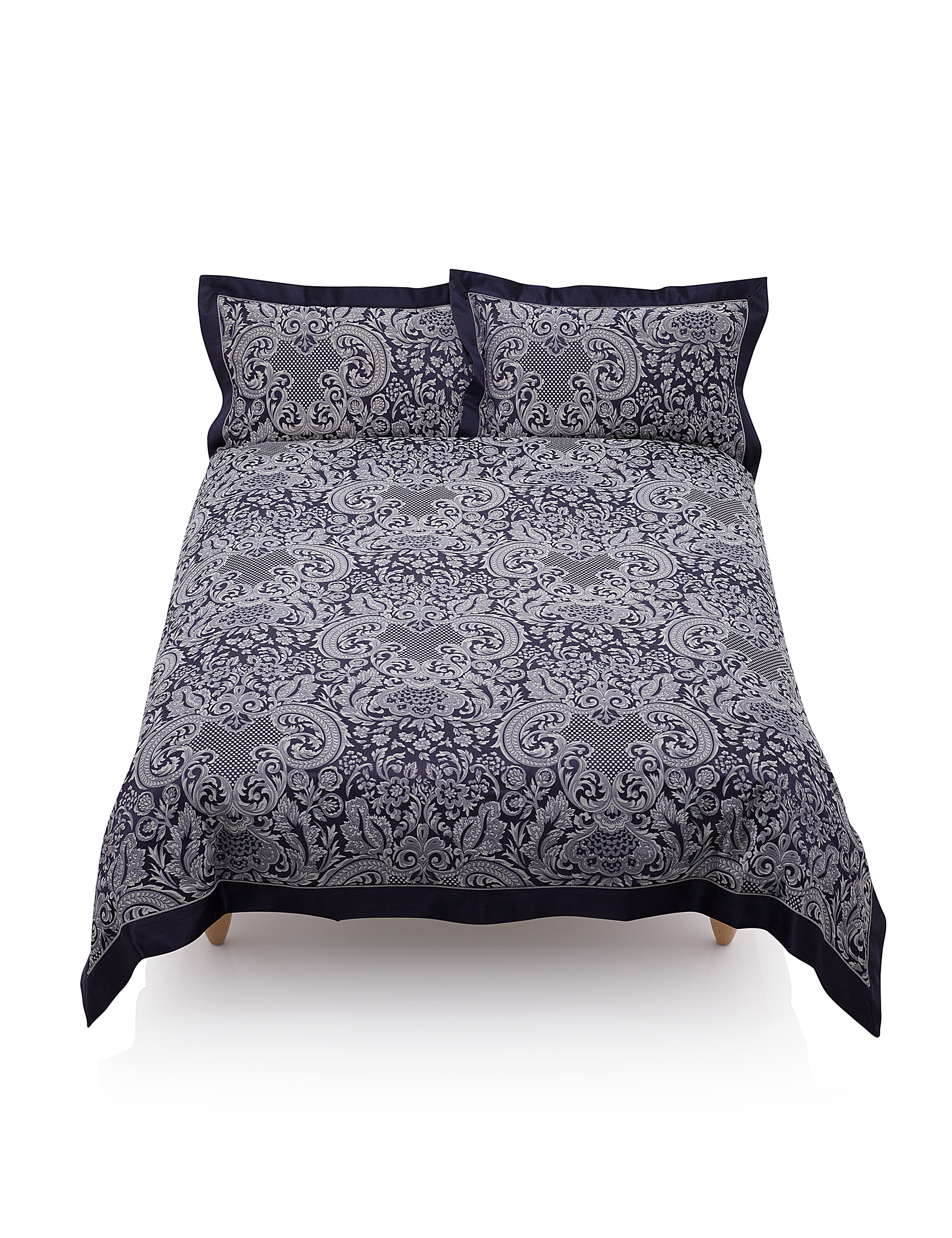 Feast Jacquard Bedding Set Image 2 of 3