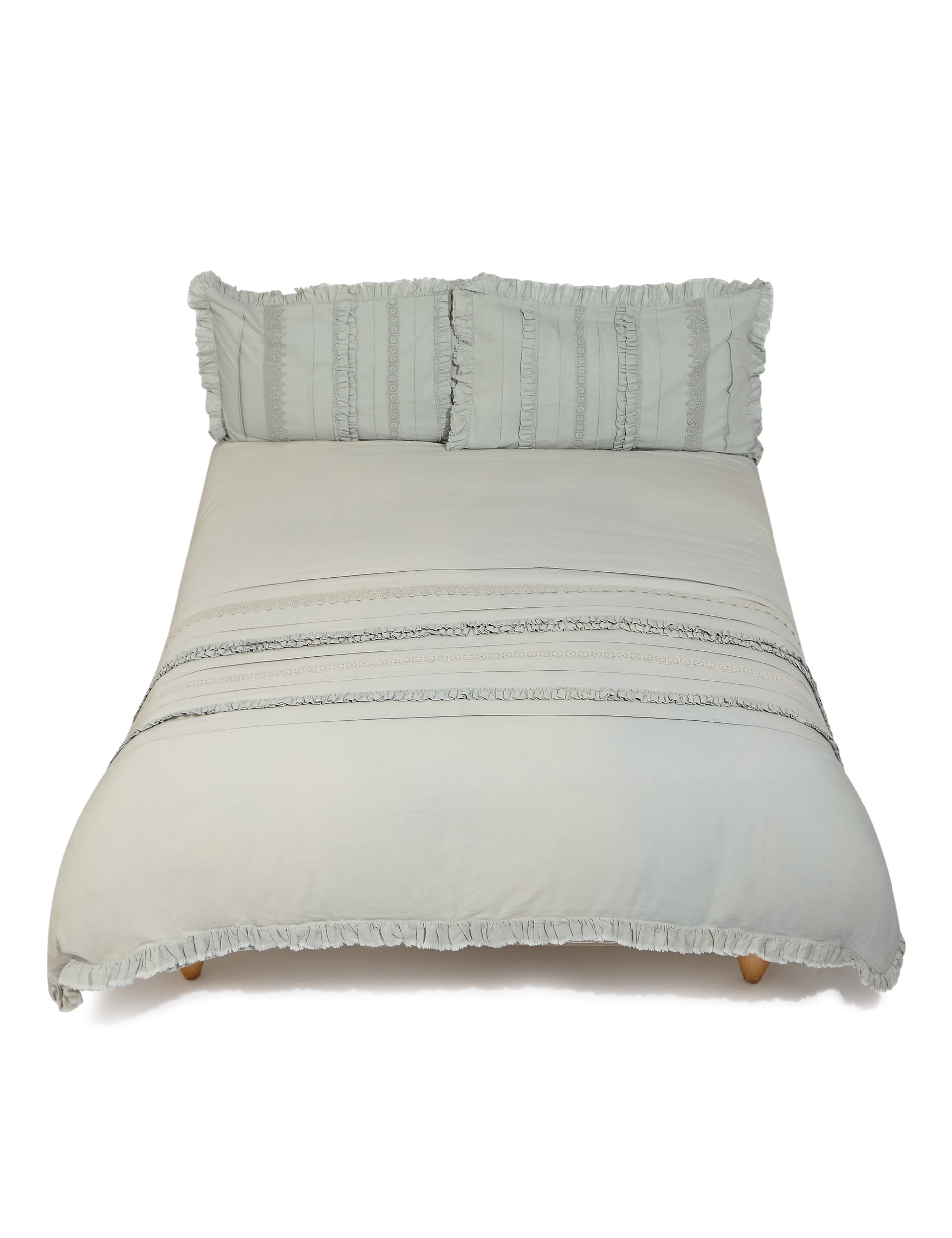 Charlotte Frill Bedding Set Image 2 of 4