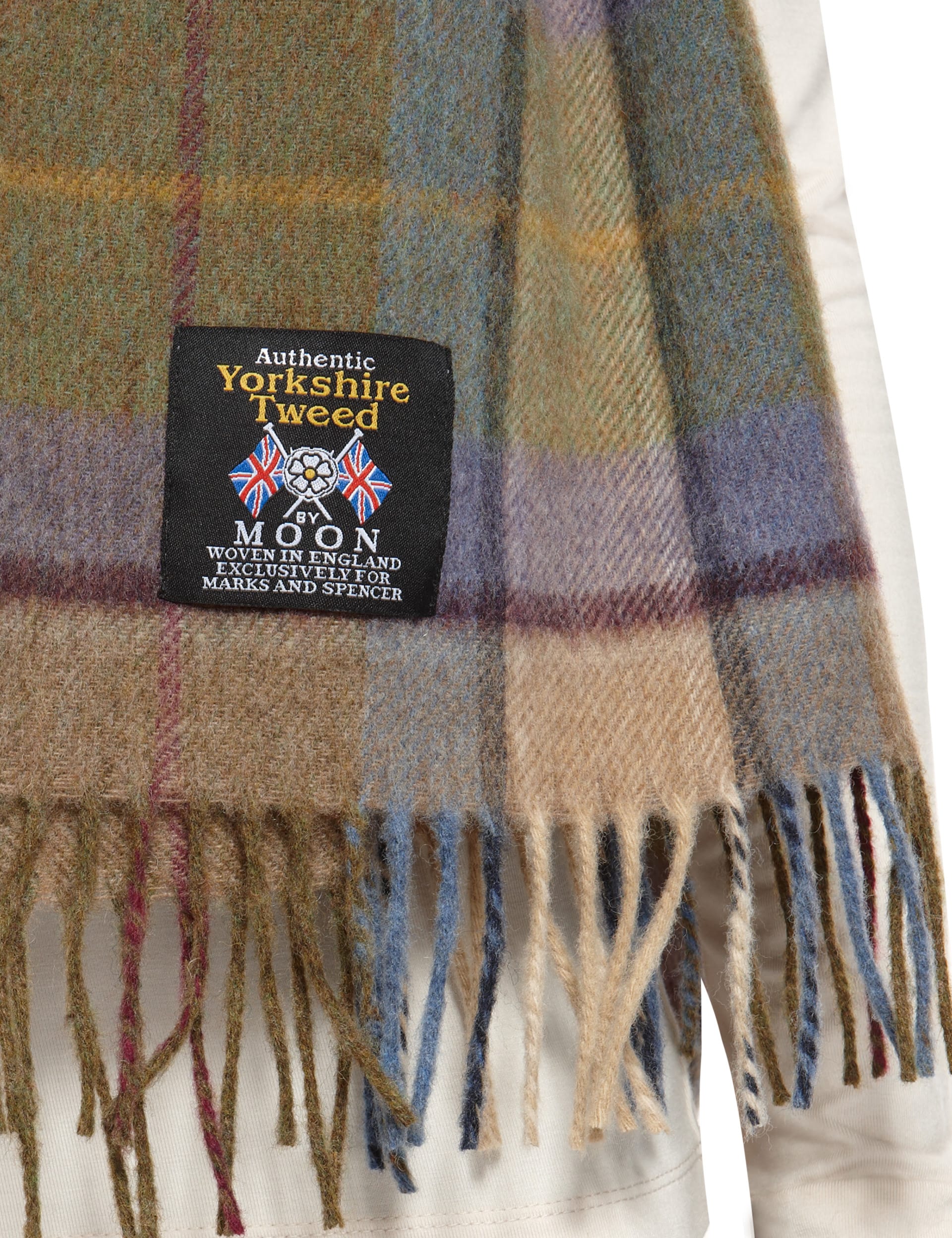 Best of British Heritage Pure Wool Checked Scarf Image 2 of 5