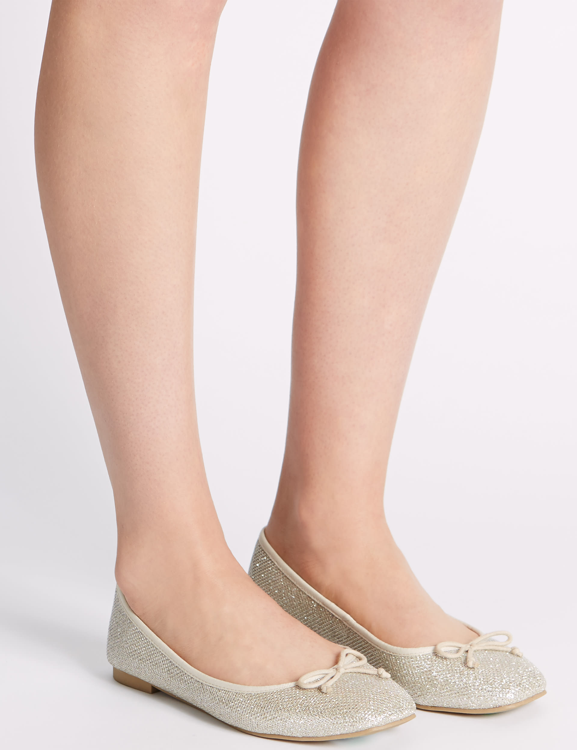 Bow Pump Shoes Image 2 of 7