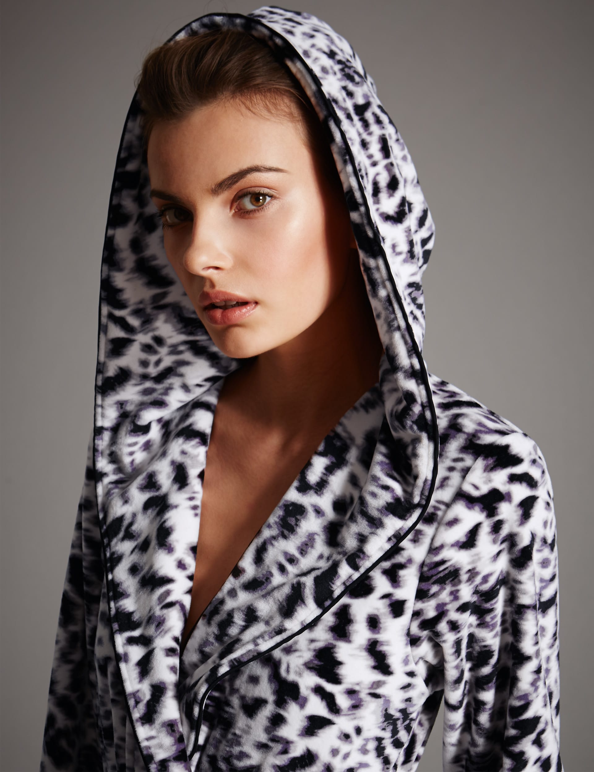 Luxury Hooded Animal Print Fleece Dressing Gown Image 2 of 4