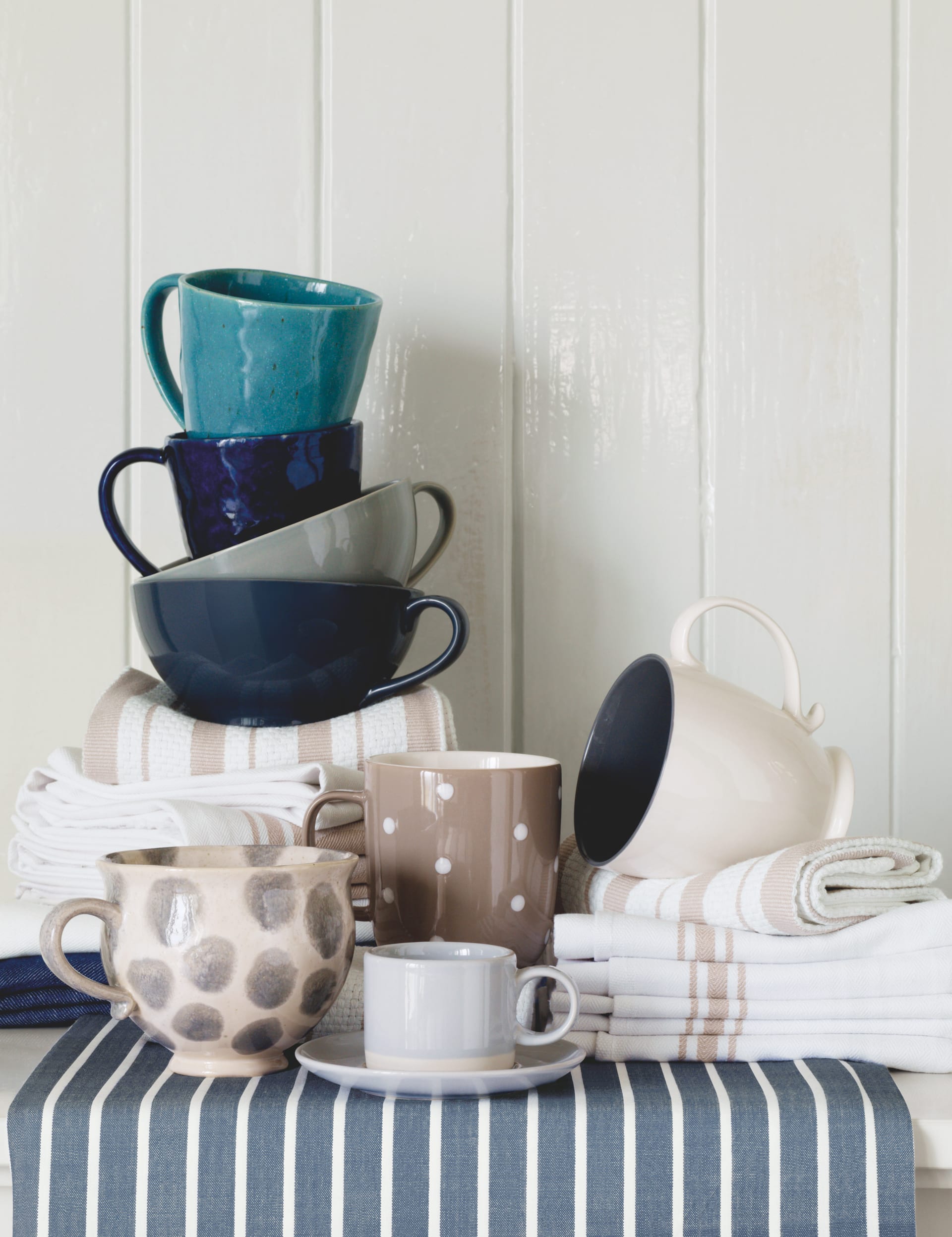 Hand Thrown Solid Colour Mug Image 1 of 2