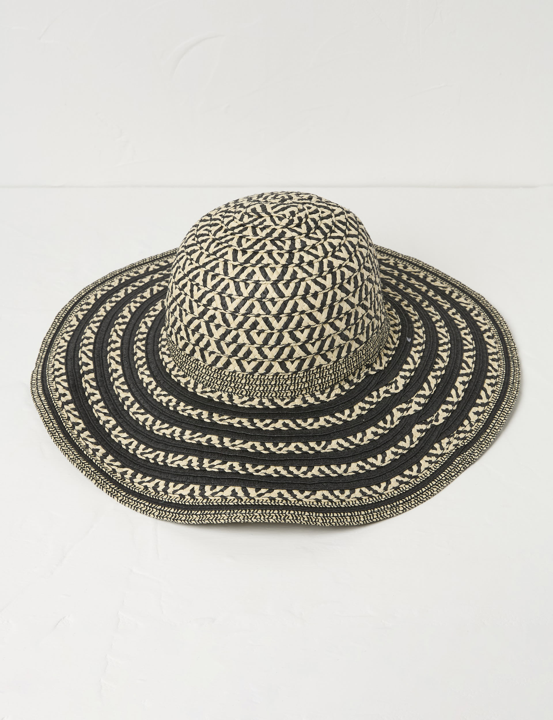 M et M Kate Hat Standard Star - Black main image 1