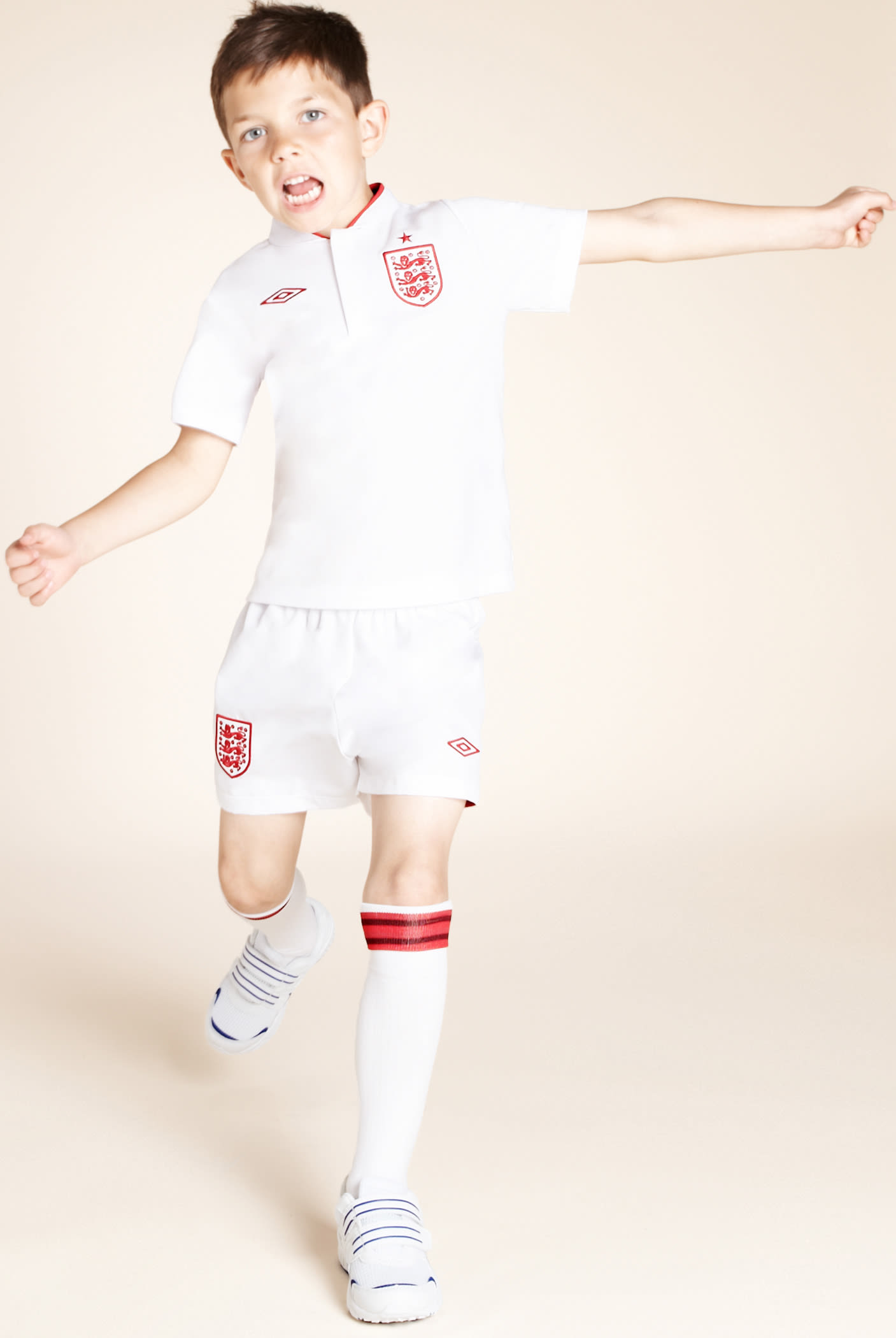 England Home Football Kit Image 1 of 1