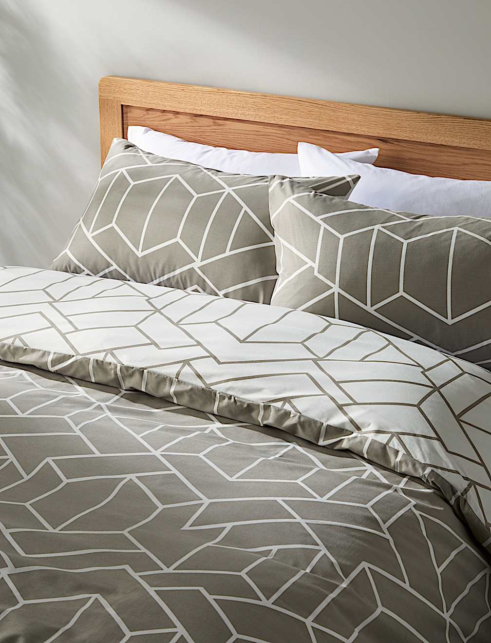 Cotton Blend Geometric Bedding Set