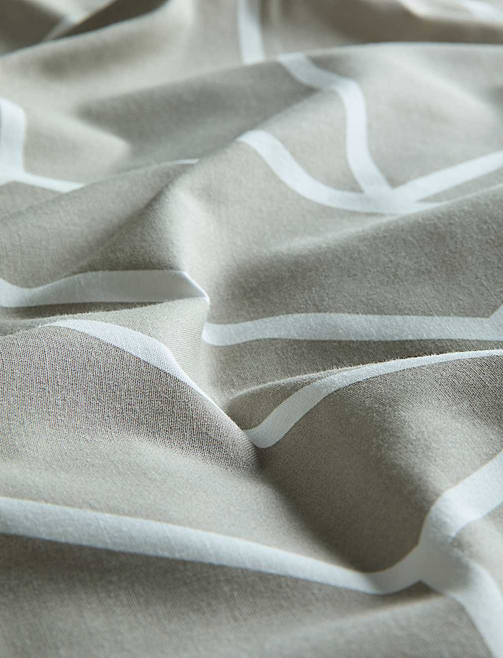 Cotton Blend Geometric Bedding Set