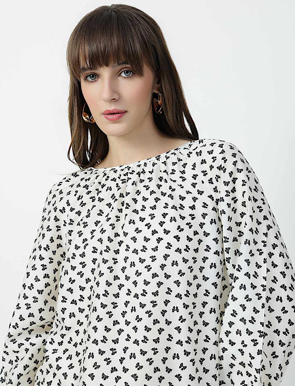Lyocell Rich Bow Print Round Neck Top