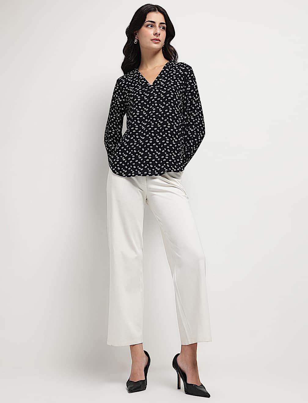 Floral V-Neck Blouson Top