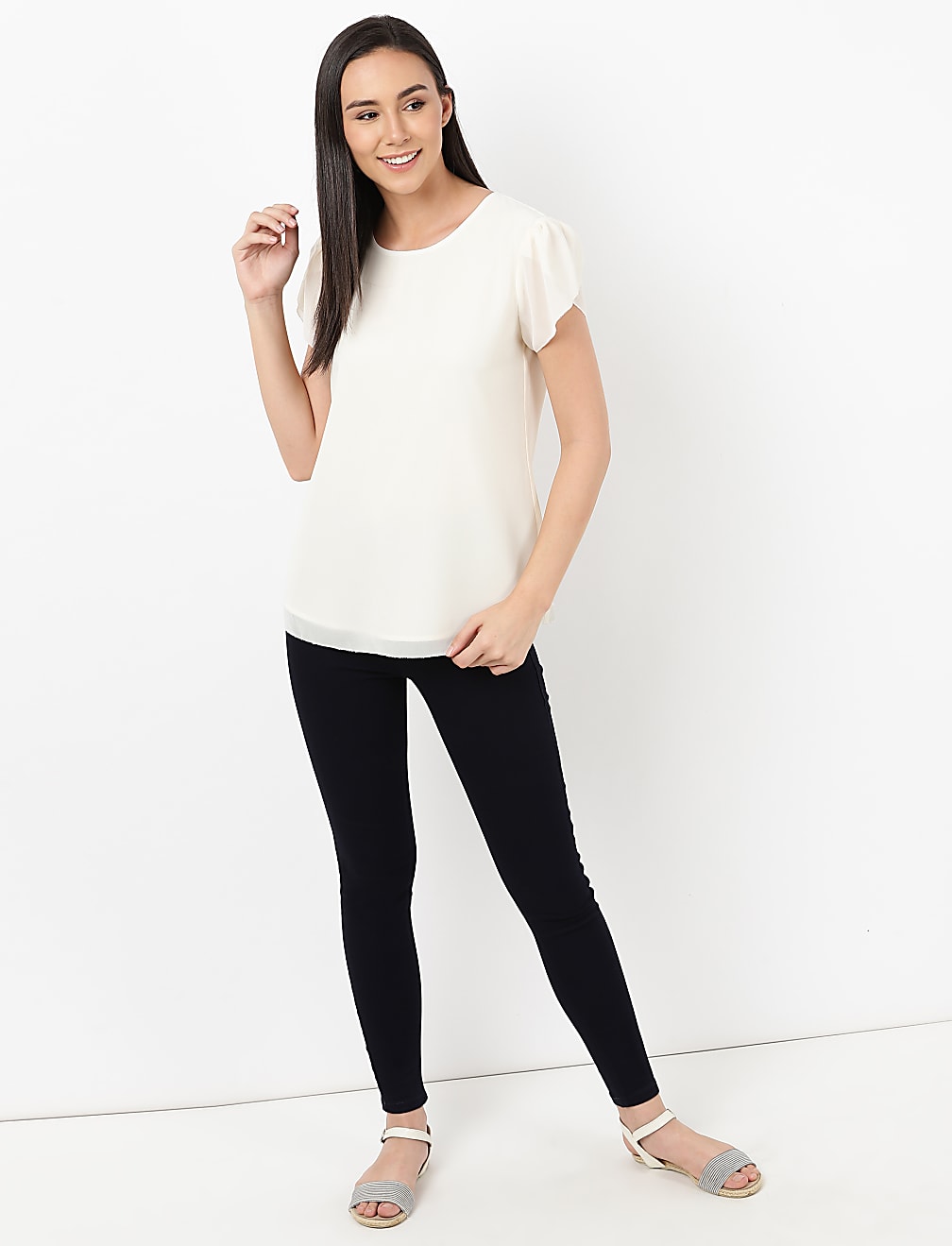Scalop Edge Short Sleeve Top