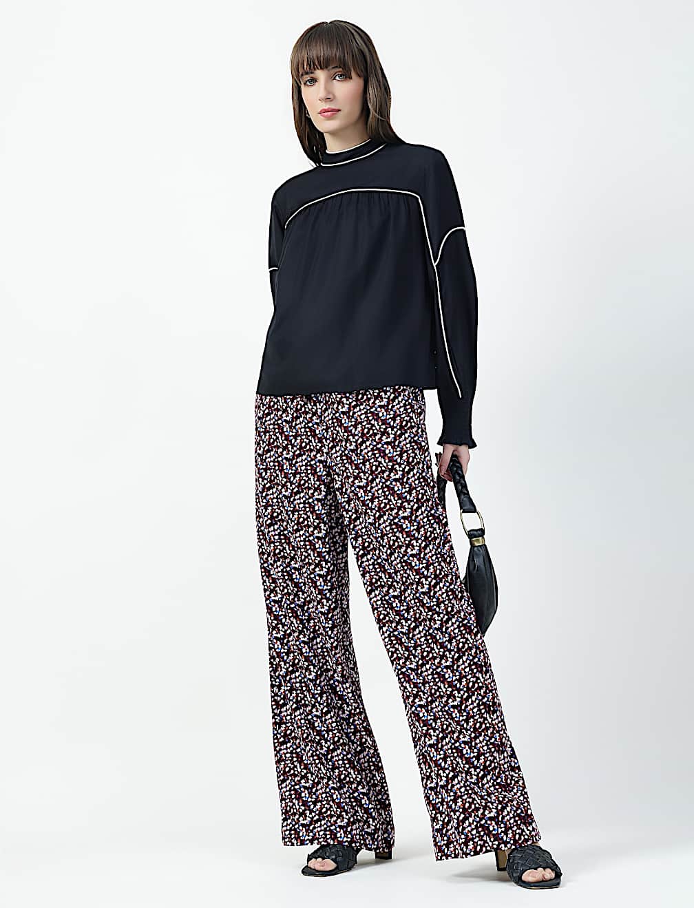 MOCK NECK CONTRAST TIP BLOUSE