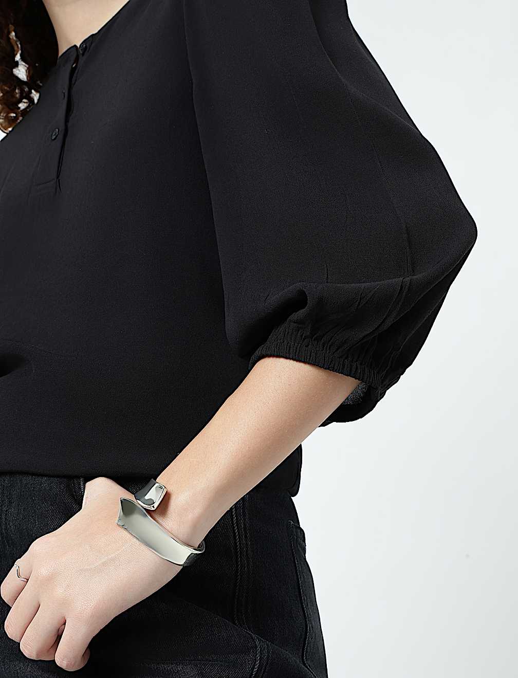 Henley Neck Puff Sleeve Shirt