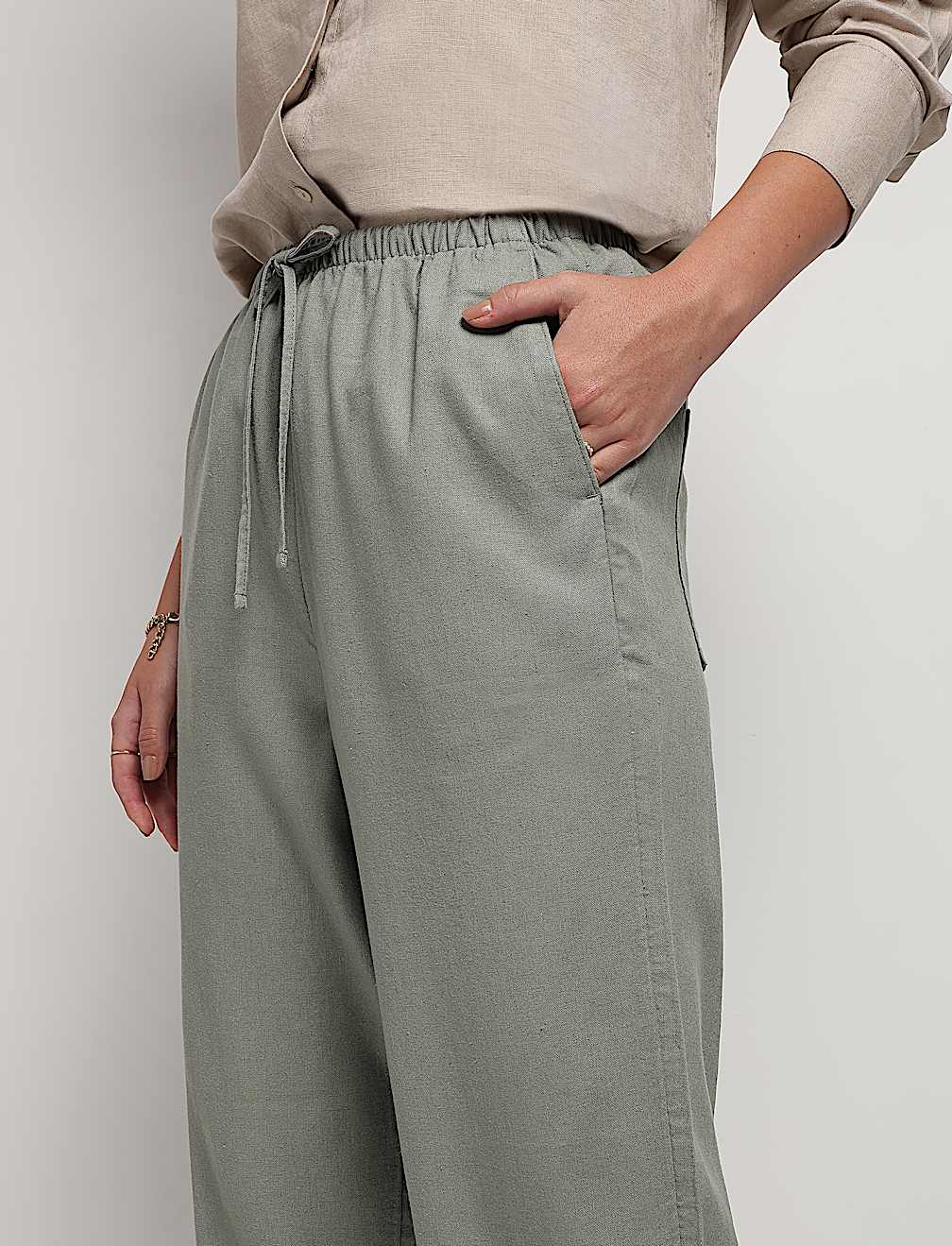 Linen Rich Drawstring Tapered Trousers